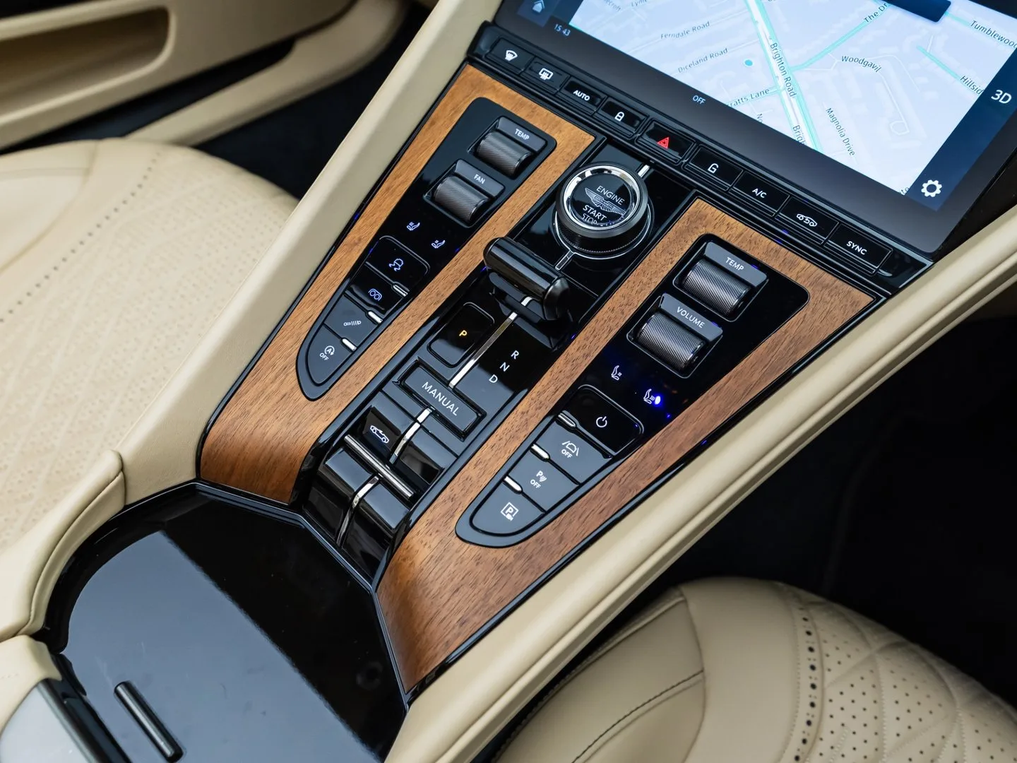 2024 Aston Martin DB12 Volante, 26/30