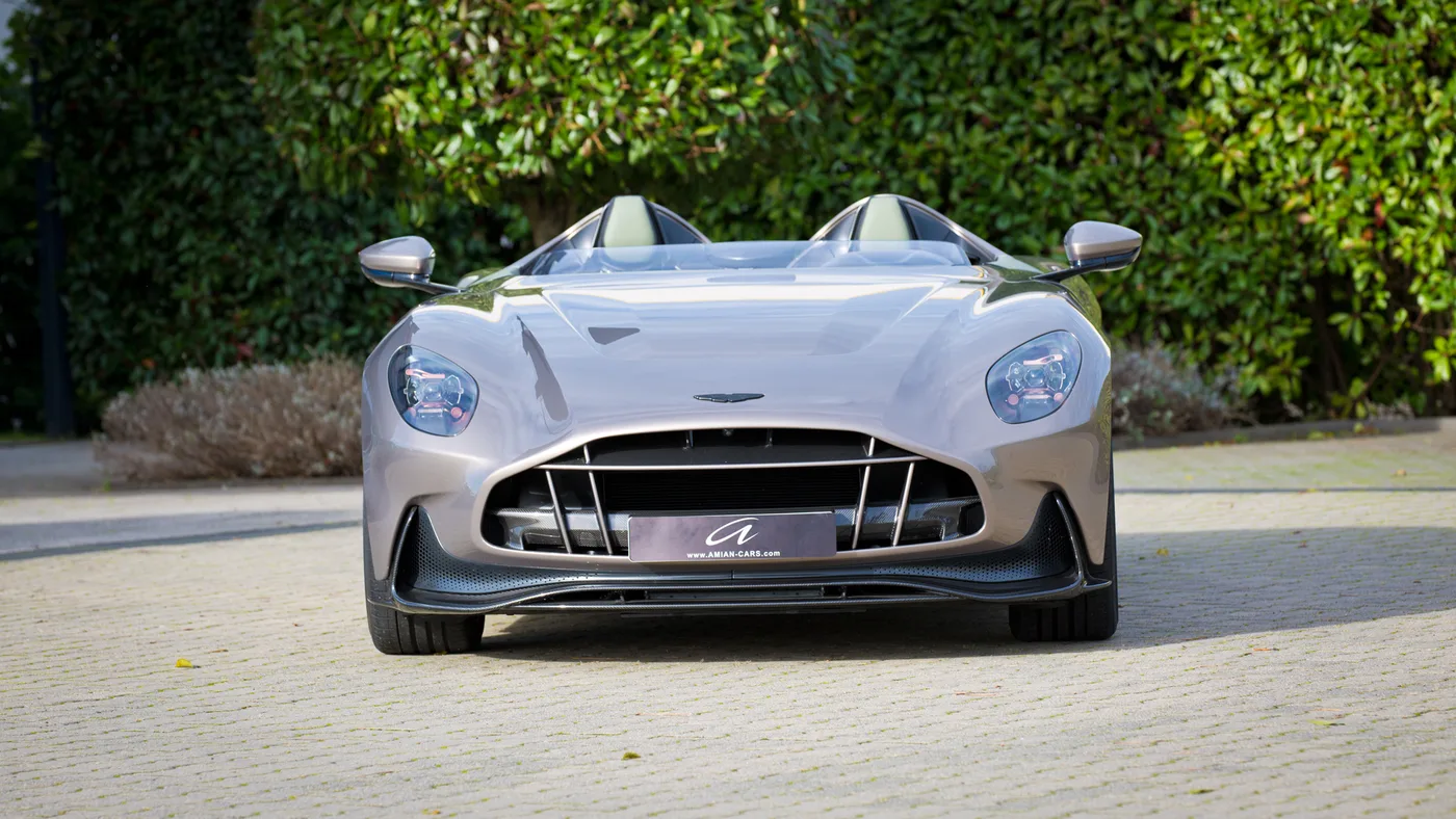 2024 Aston Martin DBR22 offered by a specialist dealer in Cologne, Germany, photo 3 of 25