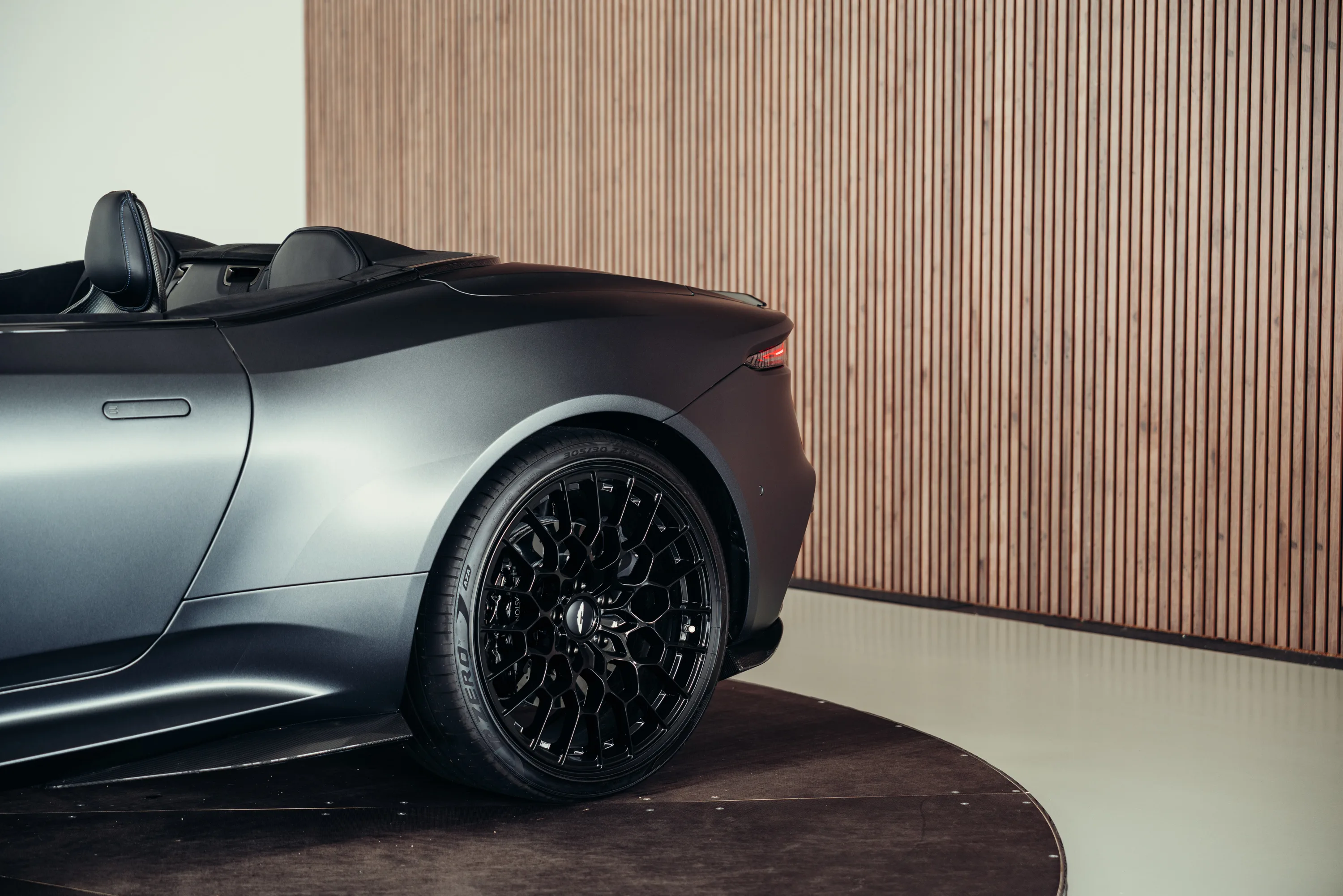 2024 Aston Martin DBS 770 Ultimate Volante, 11/30