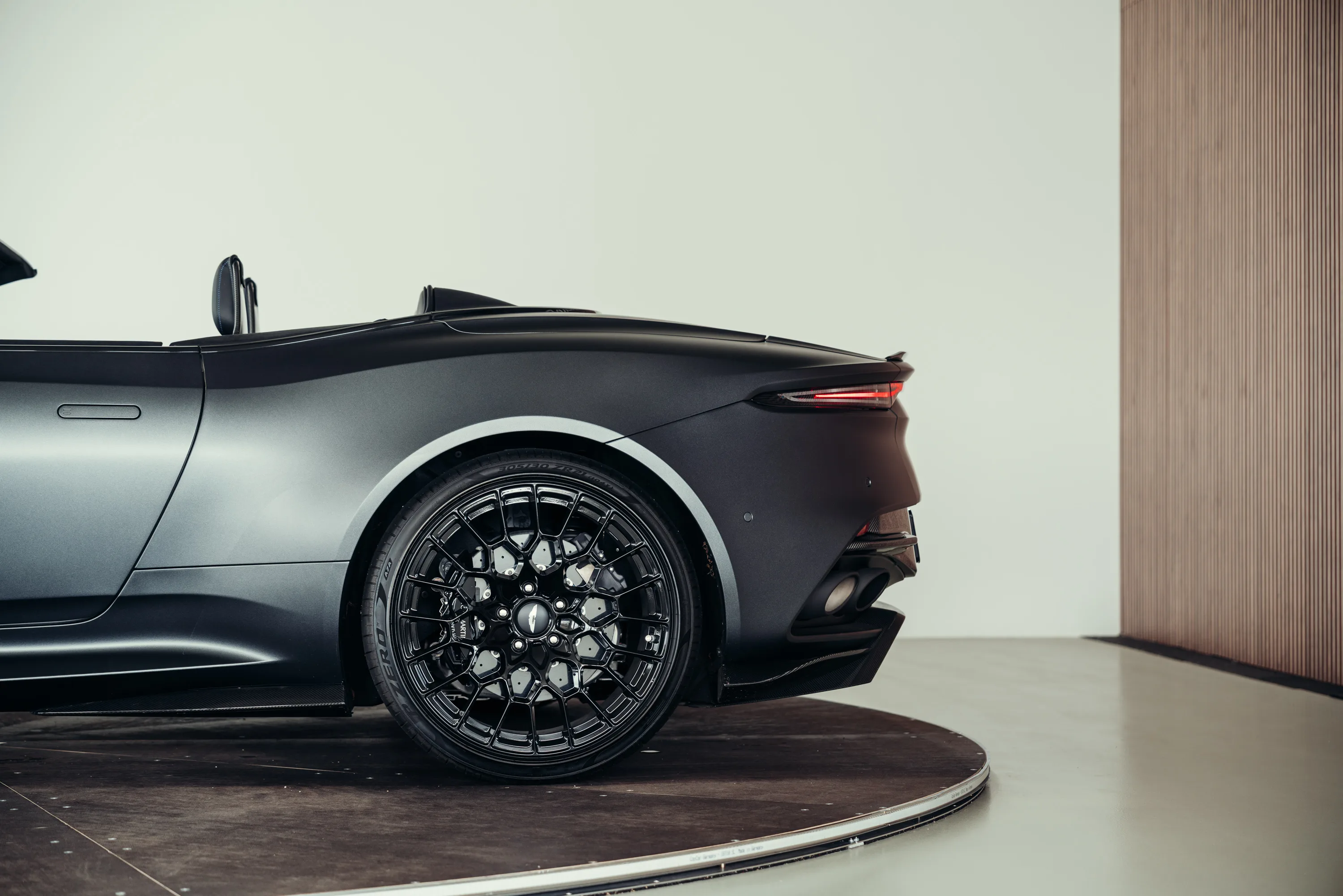 2024 Aston Martin DBS 770 Ultimate Volante, 12/30