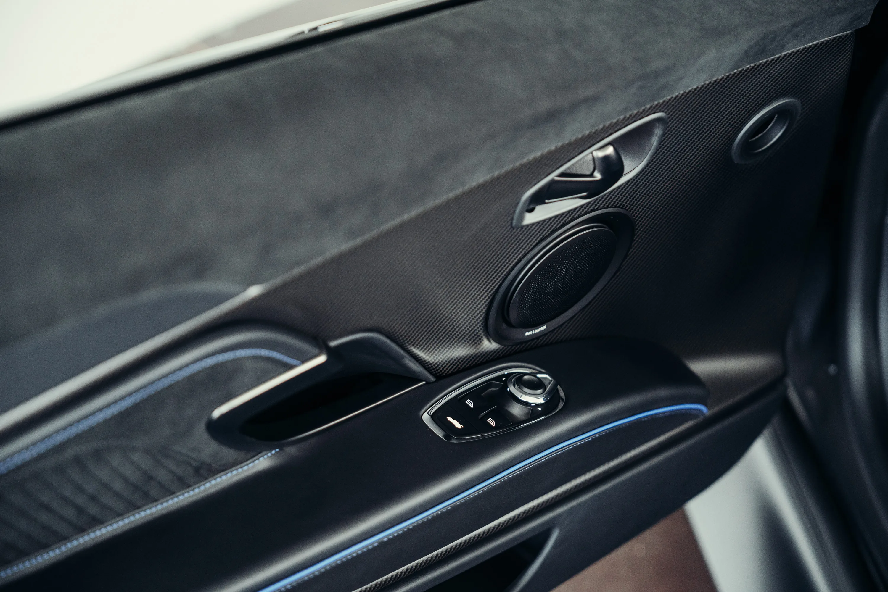 2024 Aston Martin DBS 770 Ultimate Volante, 18/30