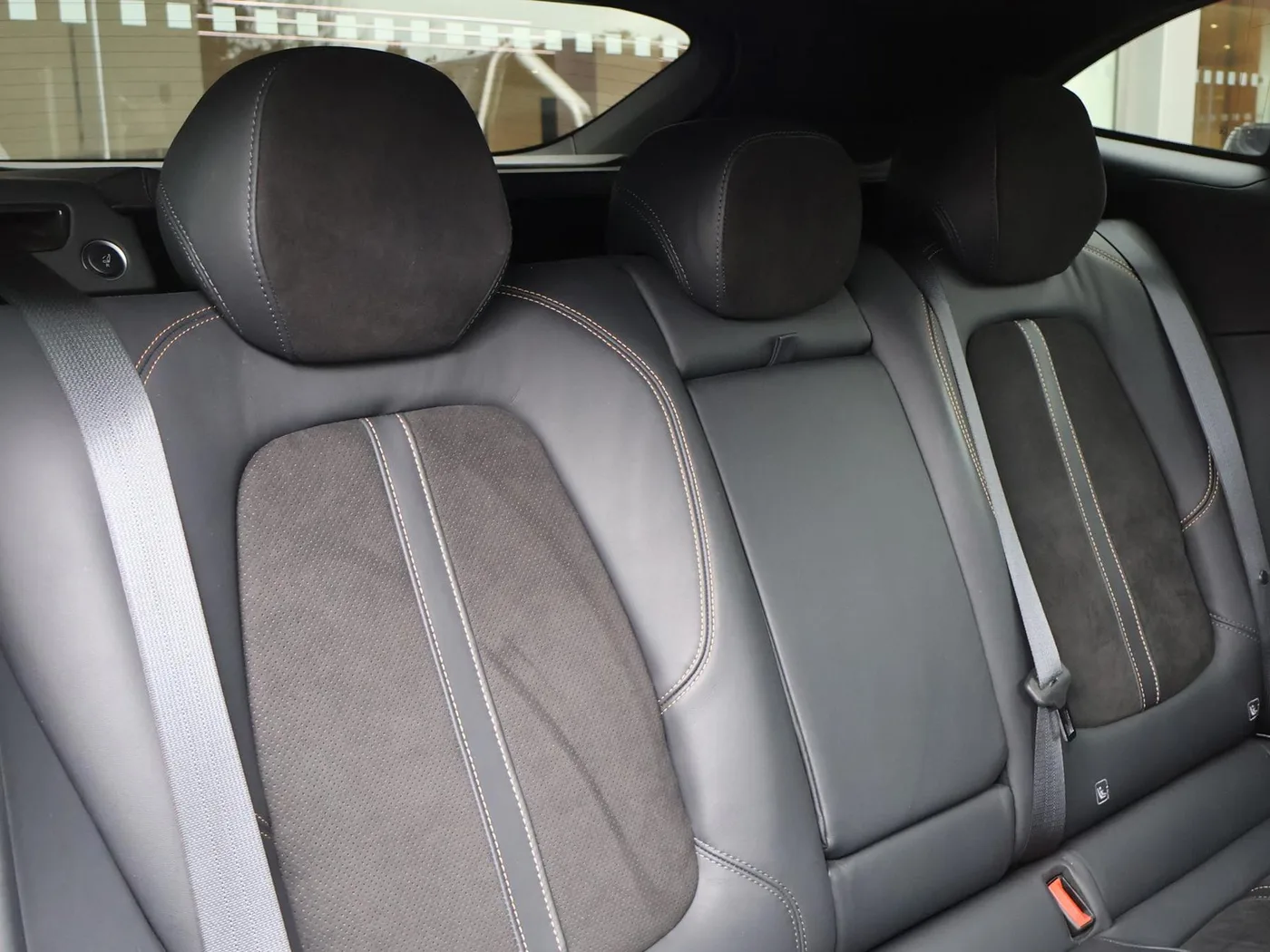 2024 Aston Martin DBX 707 angeboten von einer Vertragshändlergruppe in Pangbourne, Vereinigtes Königreich, Foto 16 von 25