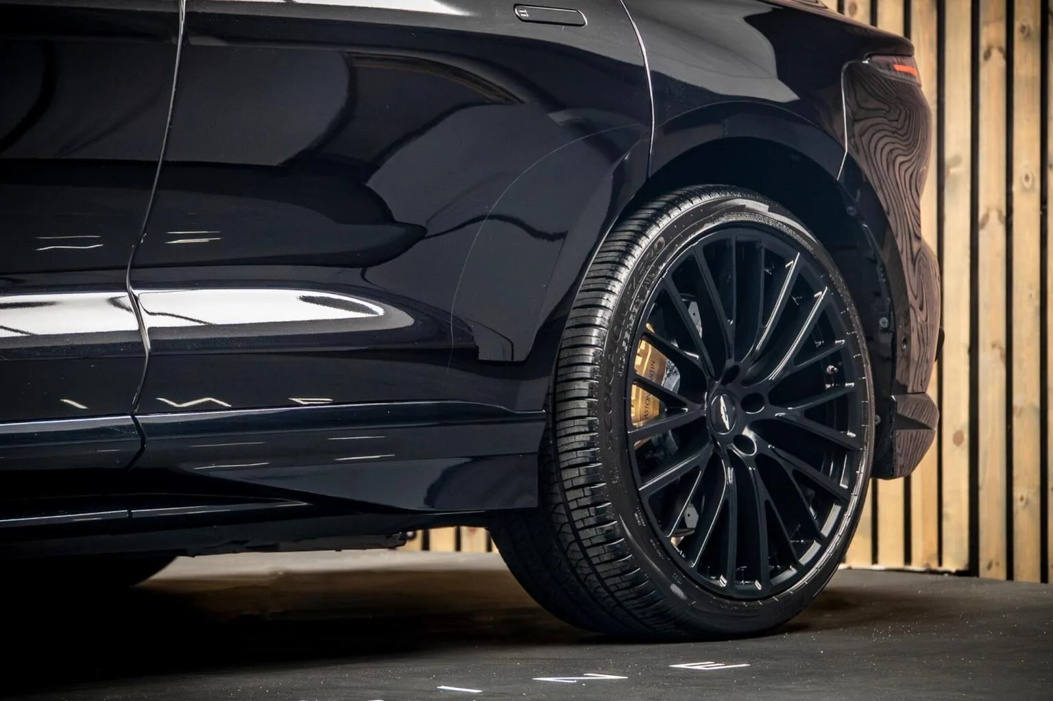 2024 Aston Martin DBX 707, 15/30