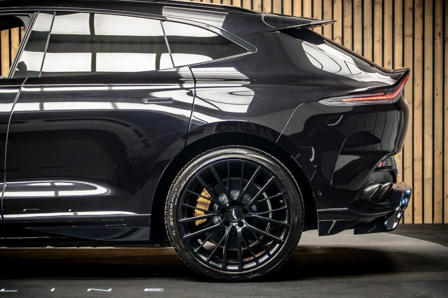 2024 Aston Martin DBX 707, 17/30