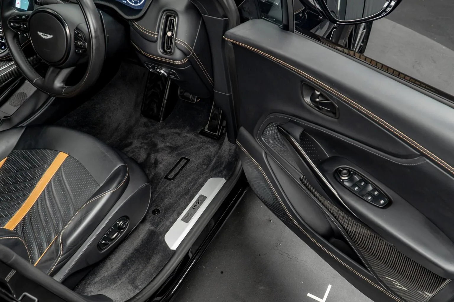 2024 Aston Martin DBX 707, 28/30