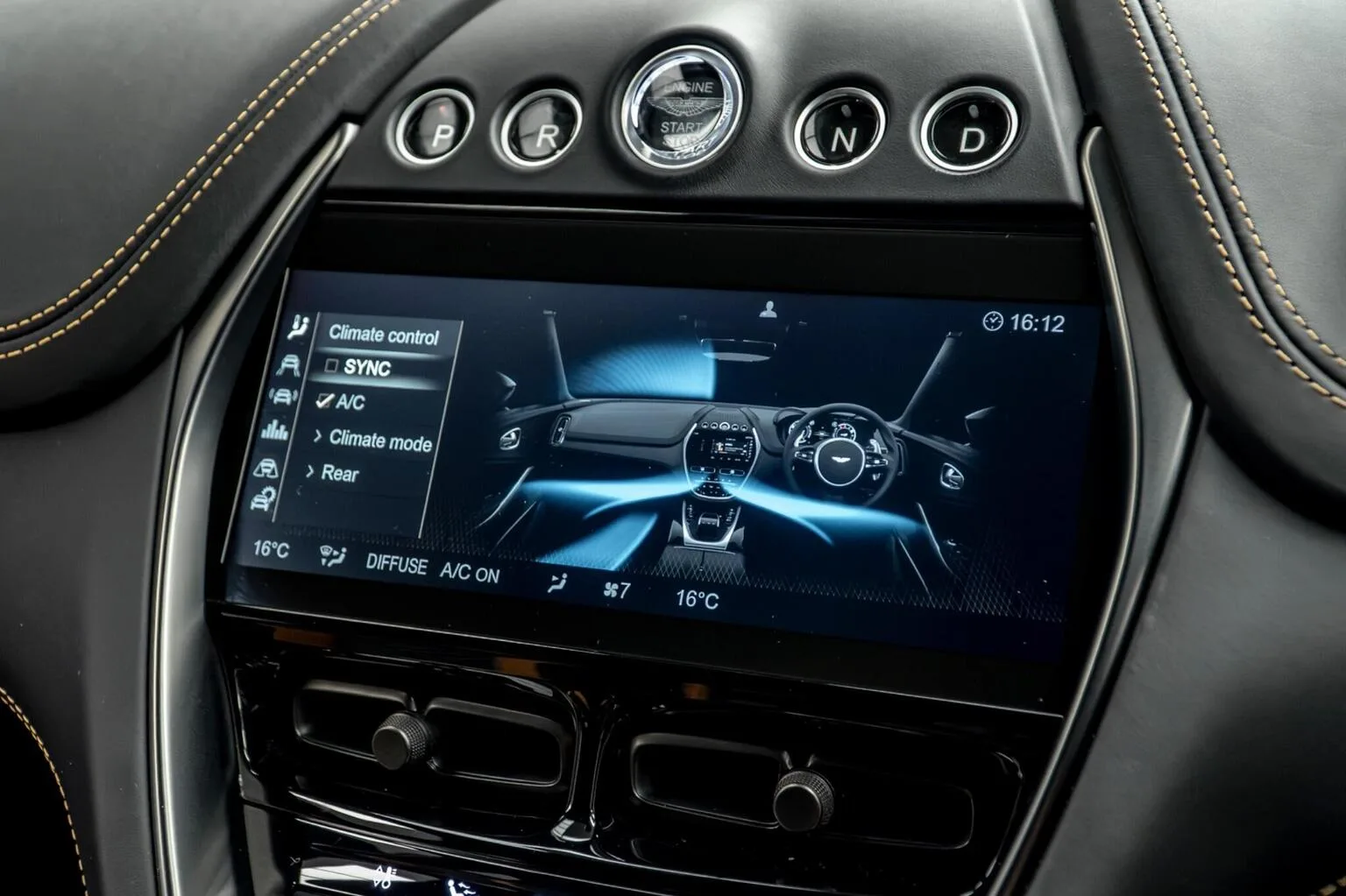 2024 Aston Martin DBX 707, 29/30