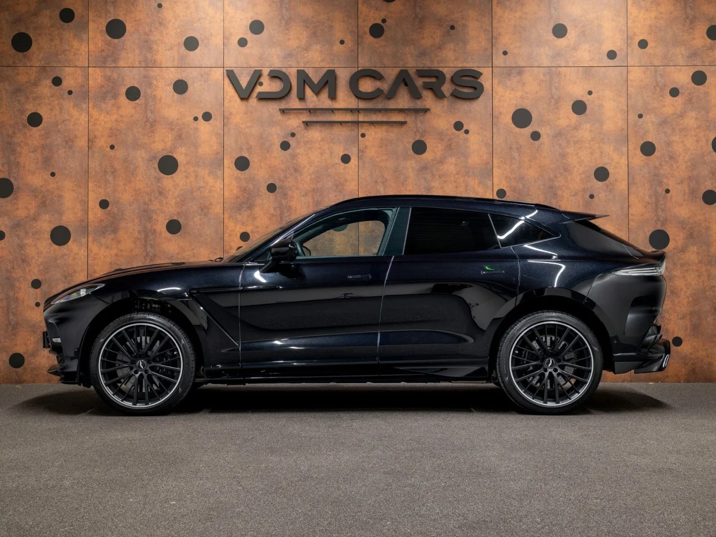 2024 Aston Martin DBX 707 angeboten von einem Supersportwagenhändler in Gronau, Deutschland, Foto 2 von 25