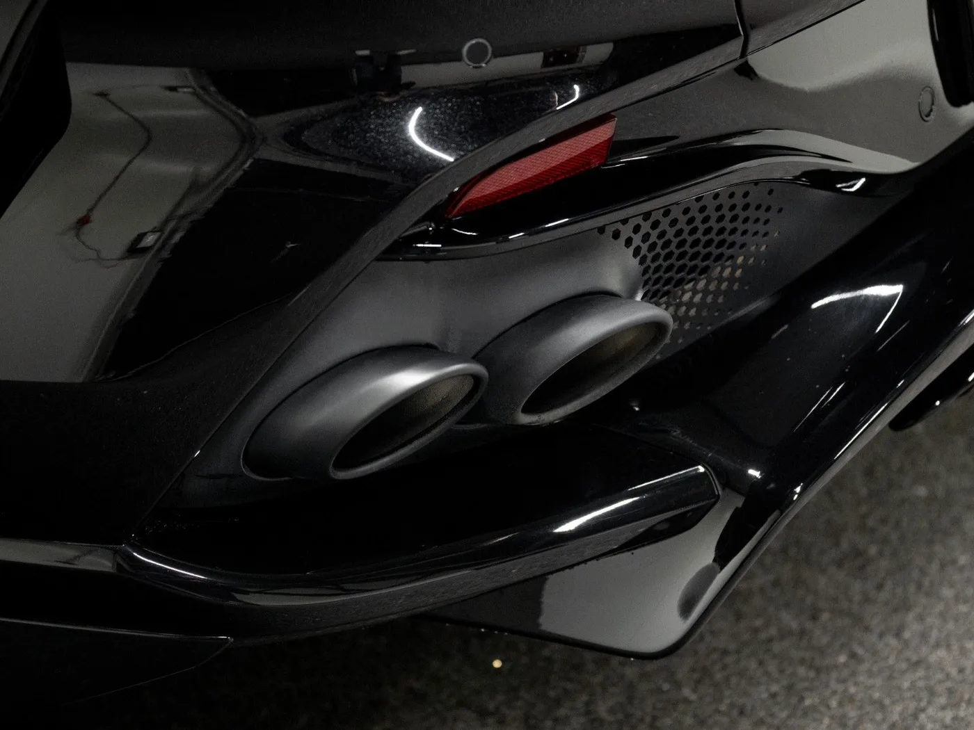 2024 Aston Martin DBX 707 angeboten von einem Supersportwagenhändler in Gronau, Deutschland, Foto 13 von 25