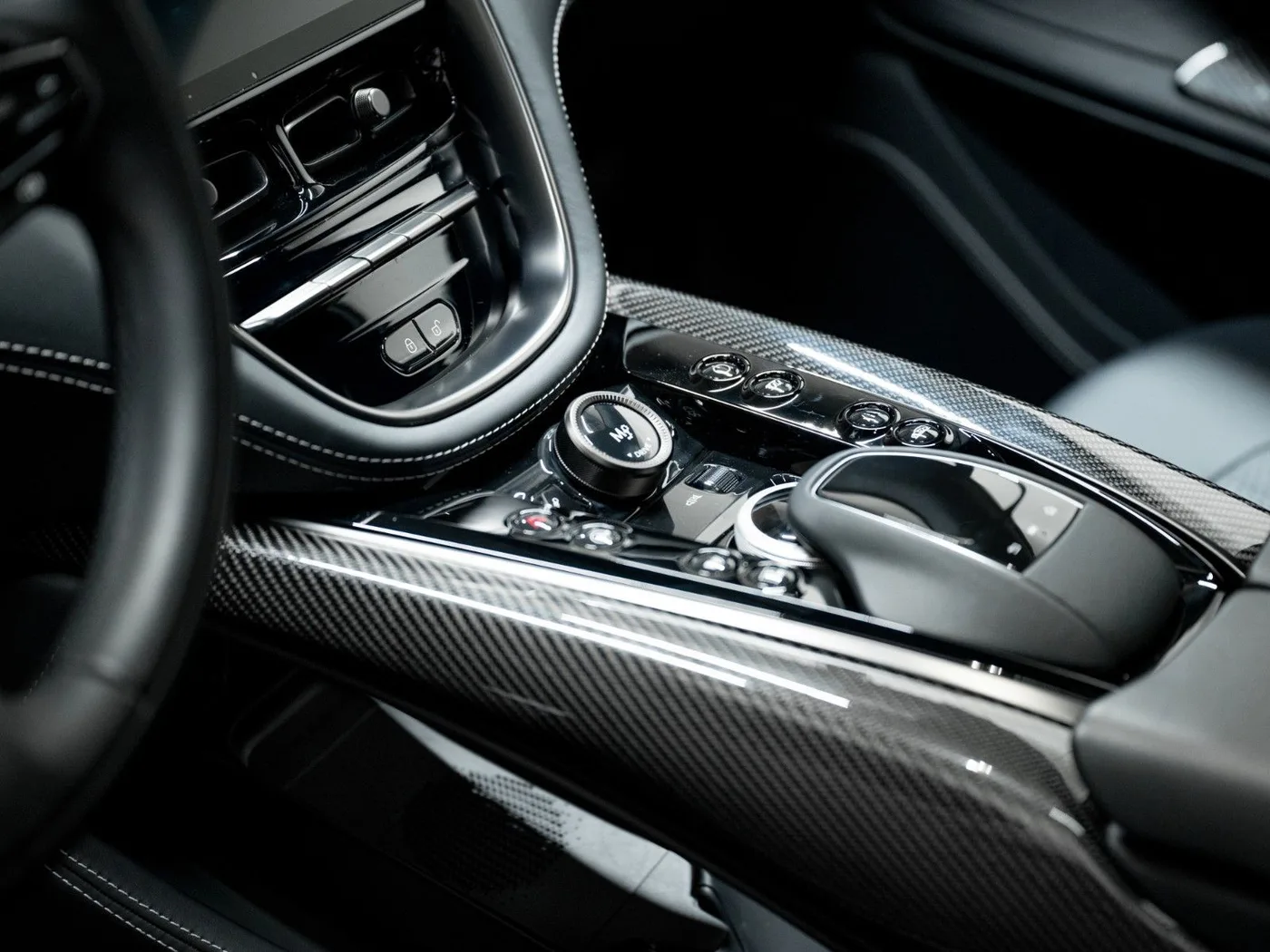 2024 Aston Martin DBX 707 angeboten von einem Supersportwagenhändler in Gronau, Deutschland, Foto 21 von 25