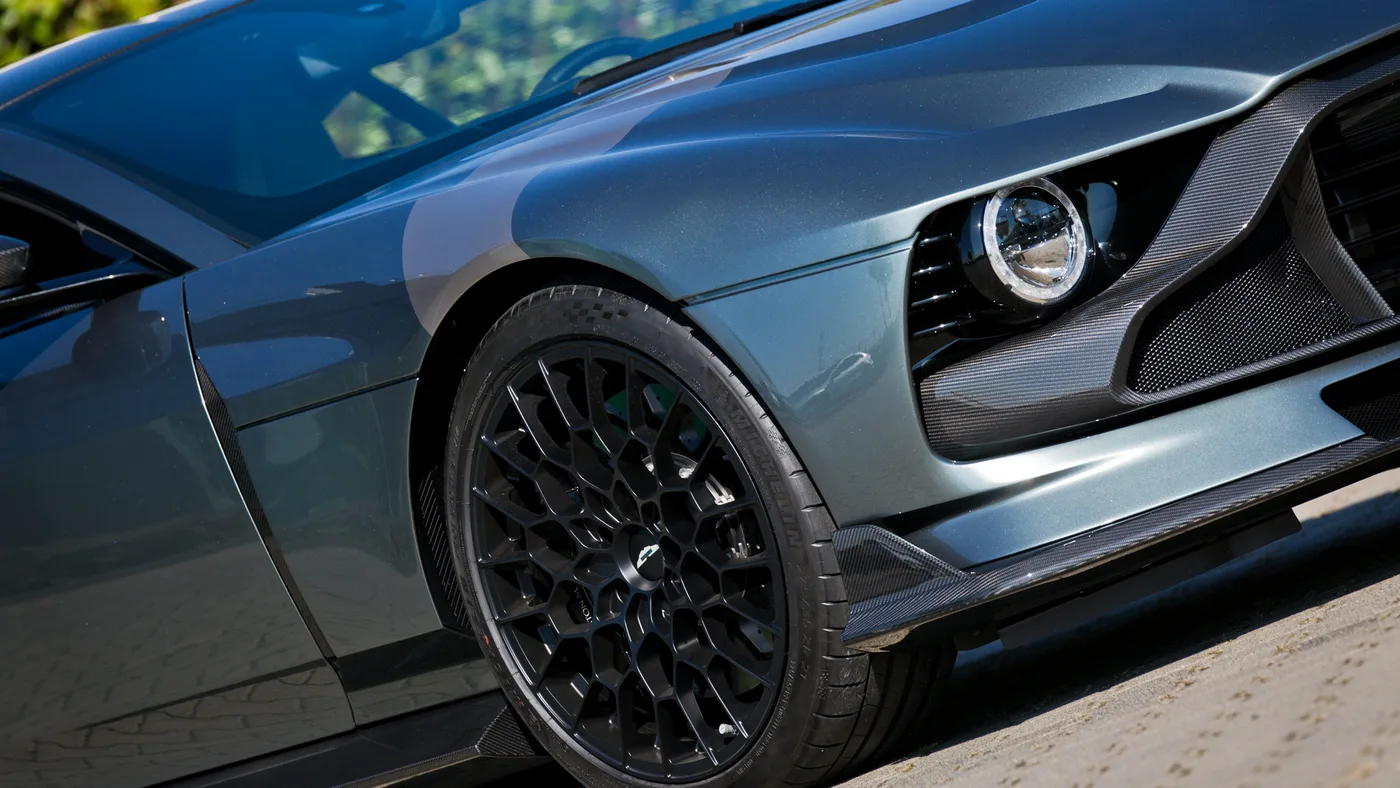 2024 Aston Martin Valour offered by a specialist dealer in Cologne, Germany, photo 7 of 25