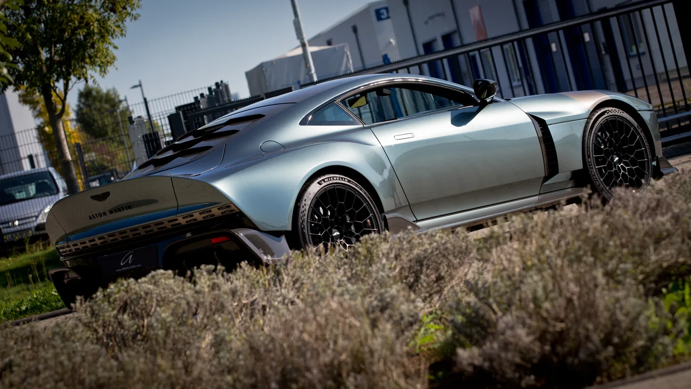 2024 Aston Martin Valour offered by a specialist dealer in Cologne, Germany, photo 11 of 25