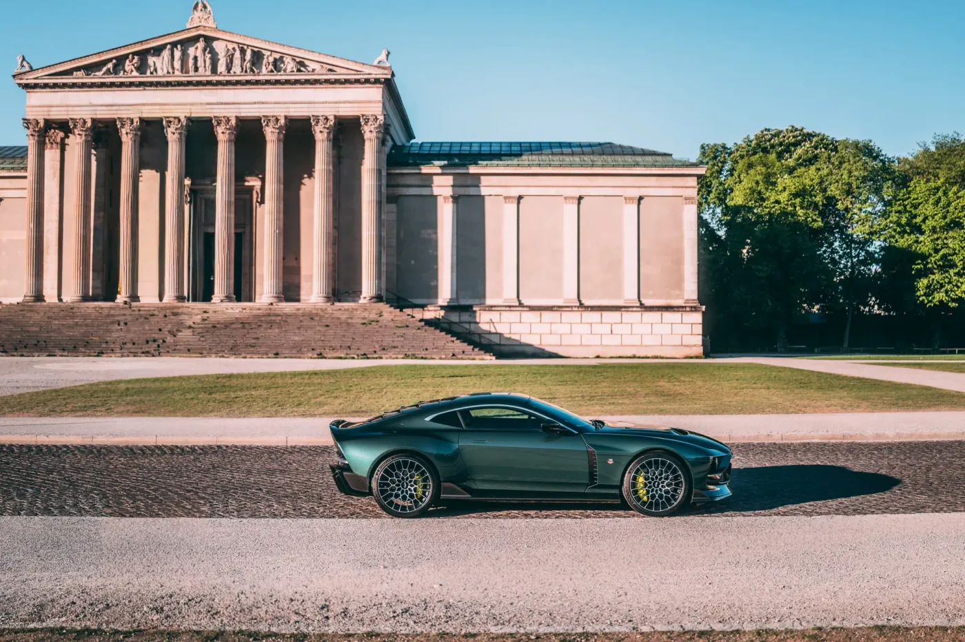 2024 Aston Martin Valour angeboten von einem Fachhändler in Munich, Deutschland, Foto 4 von 15