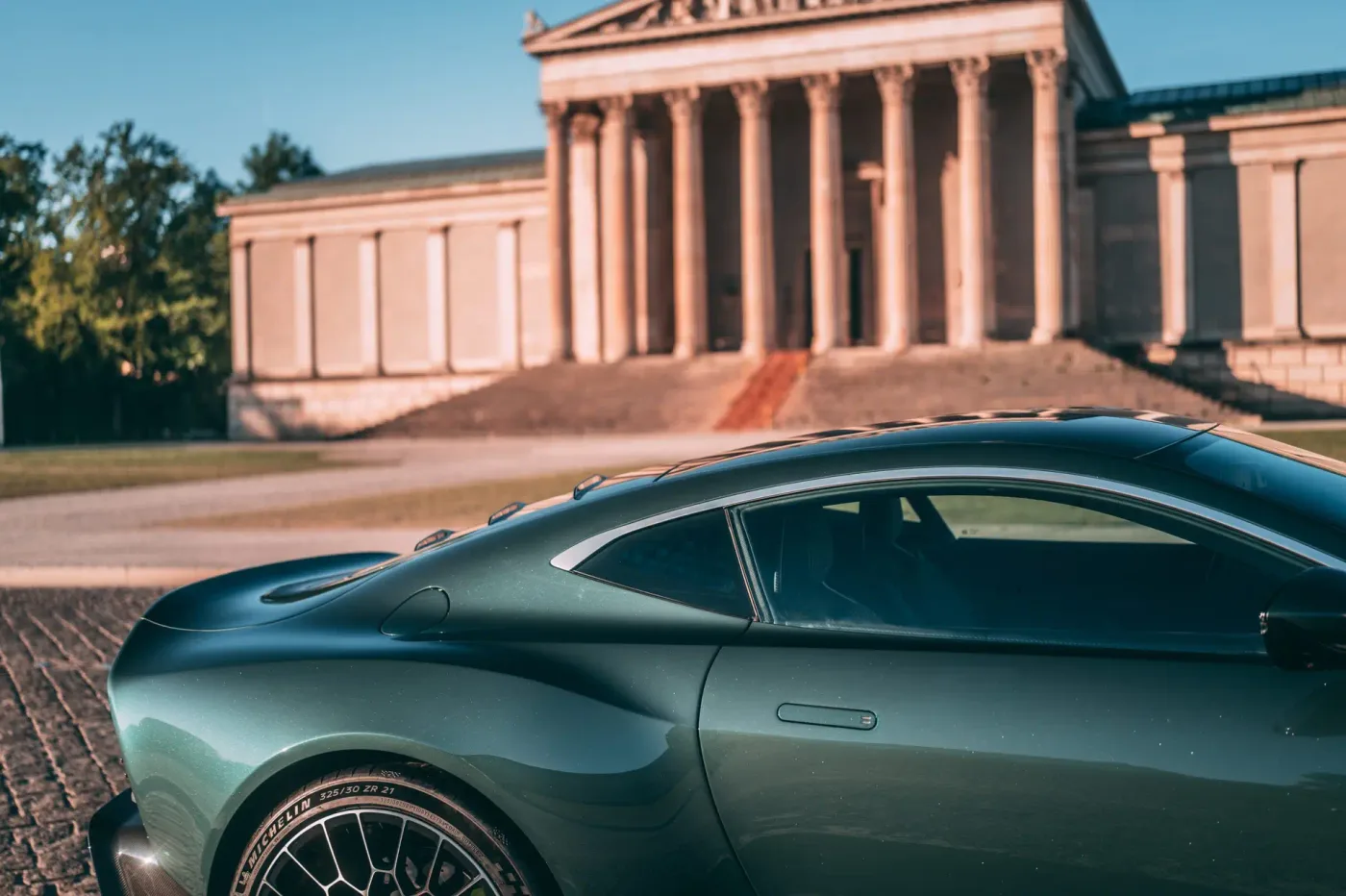2024 Aston Martin Valour angeboten von einem Fachhändler in Munich, Deutschland, Foto 12 von 15