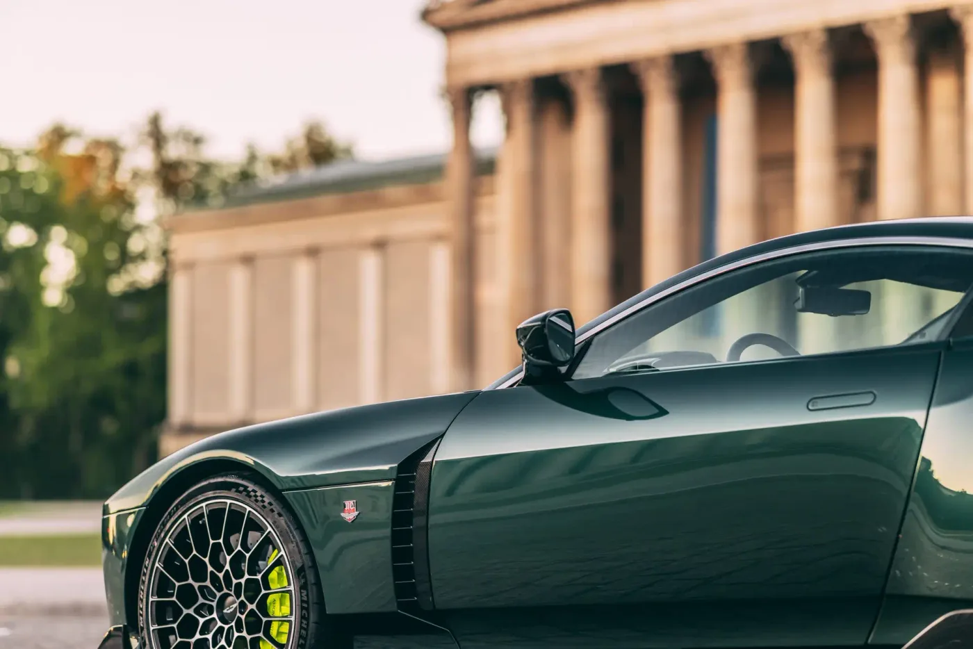 2024 Aston Martin Valour angeboten von einem Fachhändler in Munich, Deutschland, Foto 13 von 15