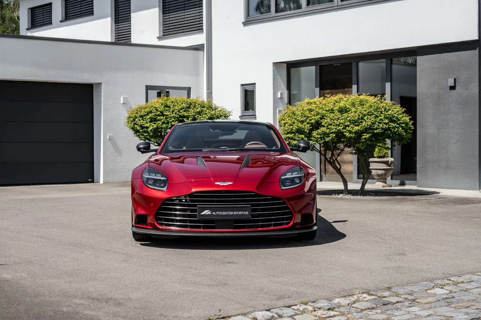 2024 Aston Martin Vanquish, 2/30