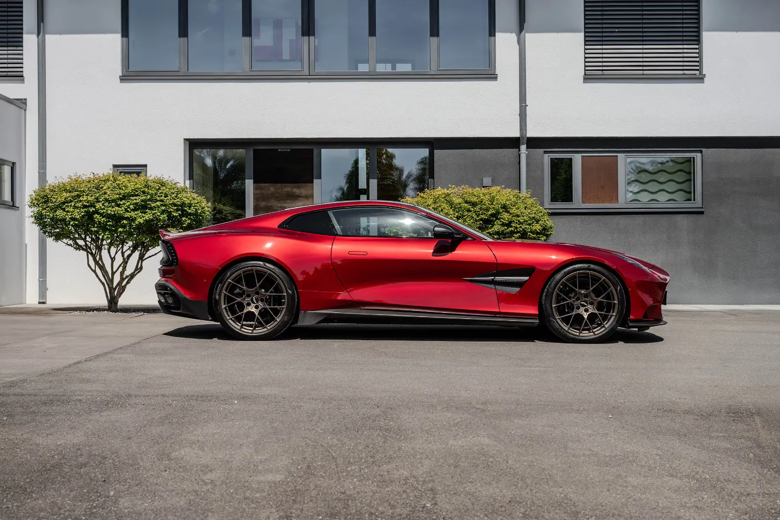 2024 Aston Martin Vanquish, 7/30