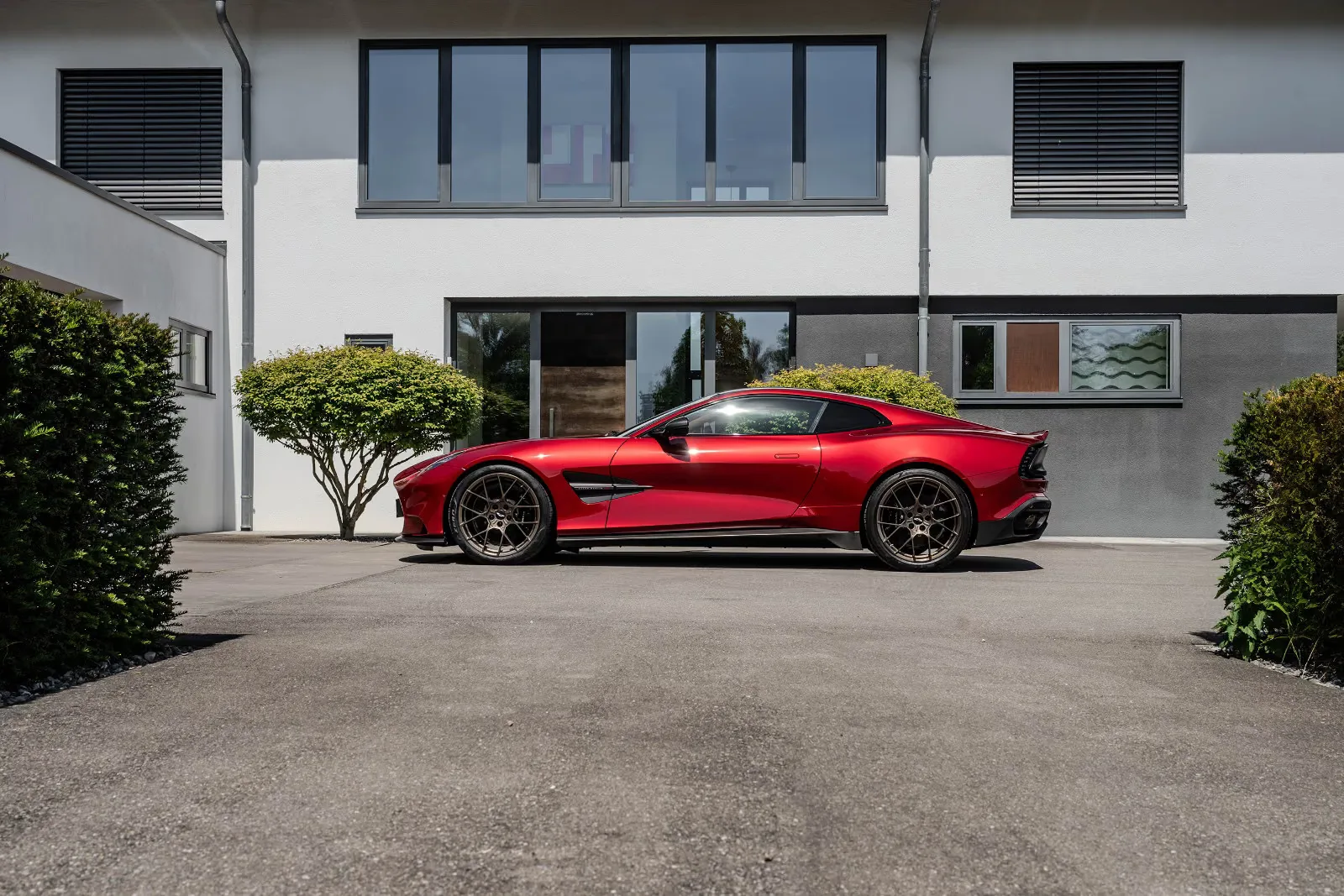 2024 Aston Martin Vanquish, 8/30