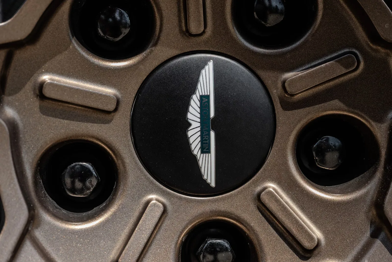 2024 Aston Martin Vanquish, 12/30