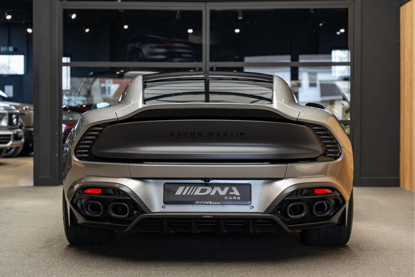 2024 Aston Martin Vanquish, 3/30