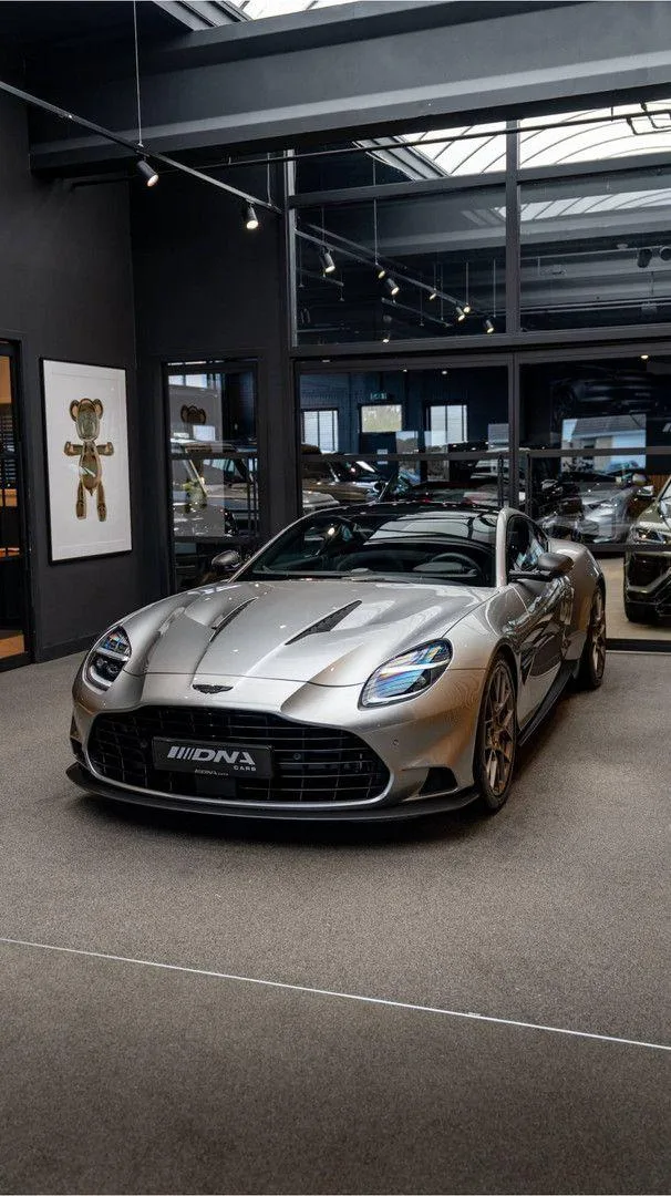 2024 Aston Martin Vanquish, 25/30