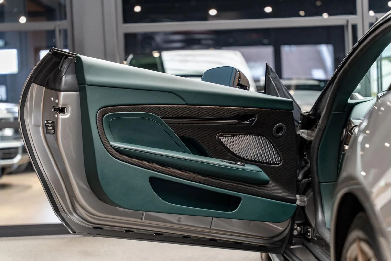 2024 Aston Martin Vanquish, 28/30