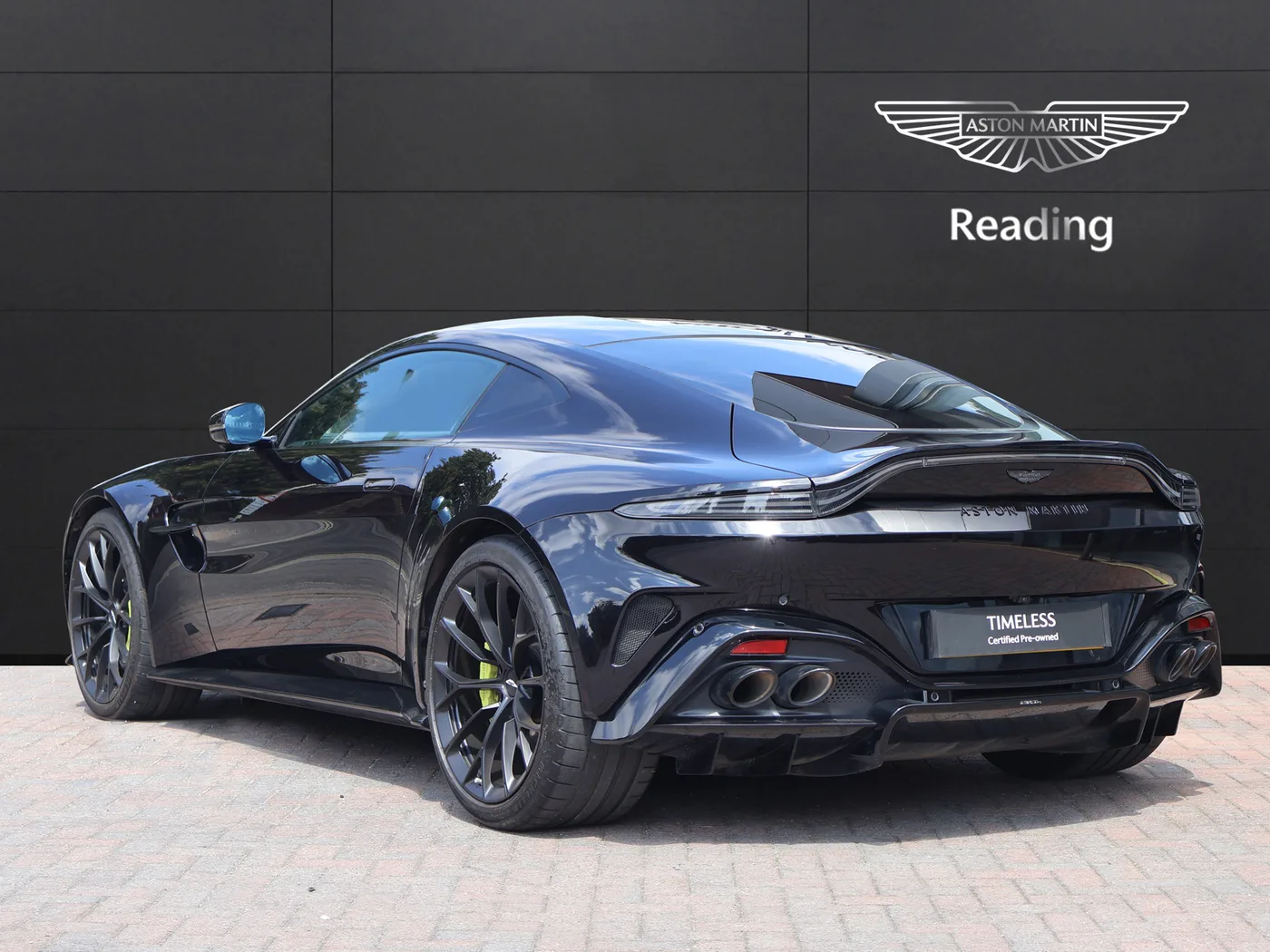 2024 Aston Martin Vantage proposée par un groupe de concessions agréées à Pangbourne, Royaume-Uni, photo 2 sur 25