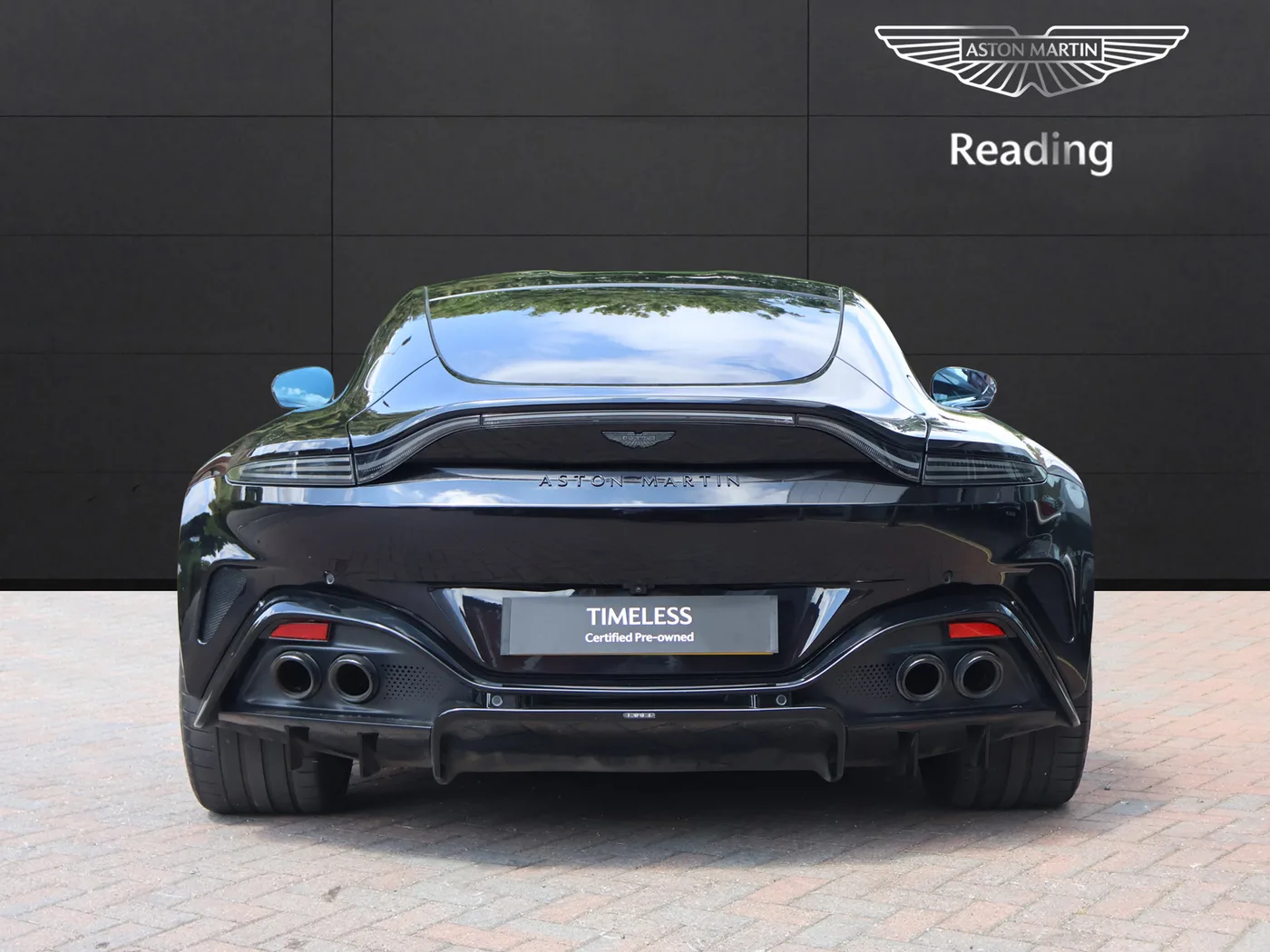 2024 Aston Martin Vantage proposée par un groupe de concessions agréées à Pangbourne, Royaume-Uni, photo 11 sur 25