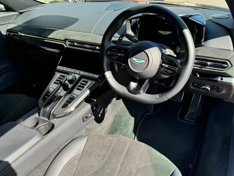 2024 Aston Martin Vantage, 3/24