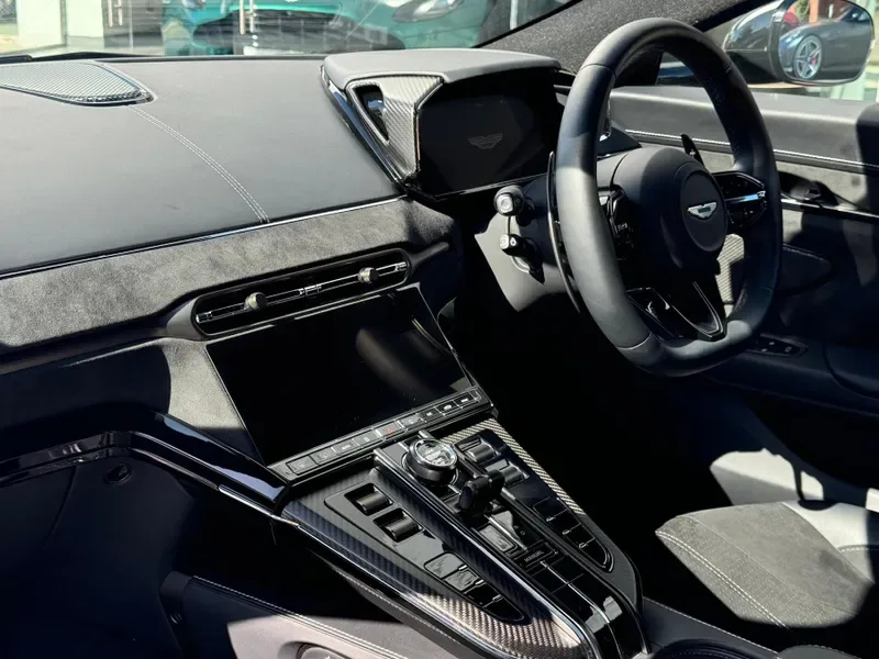 2024 Aston Martin Vantage, 21/24