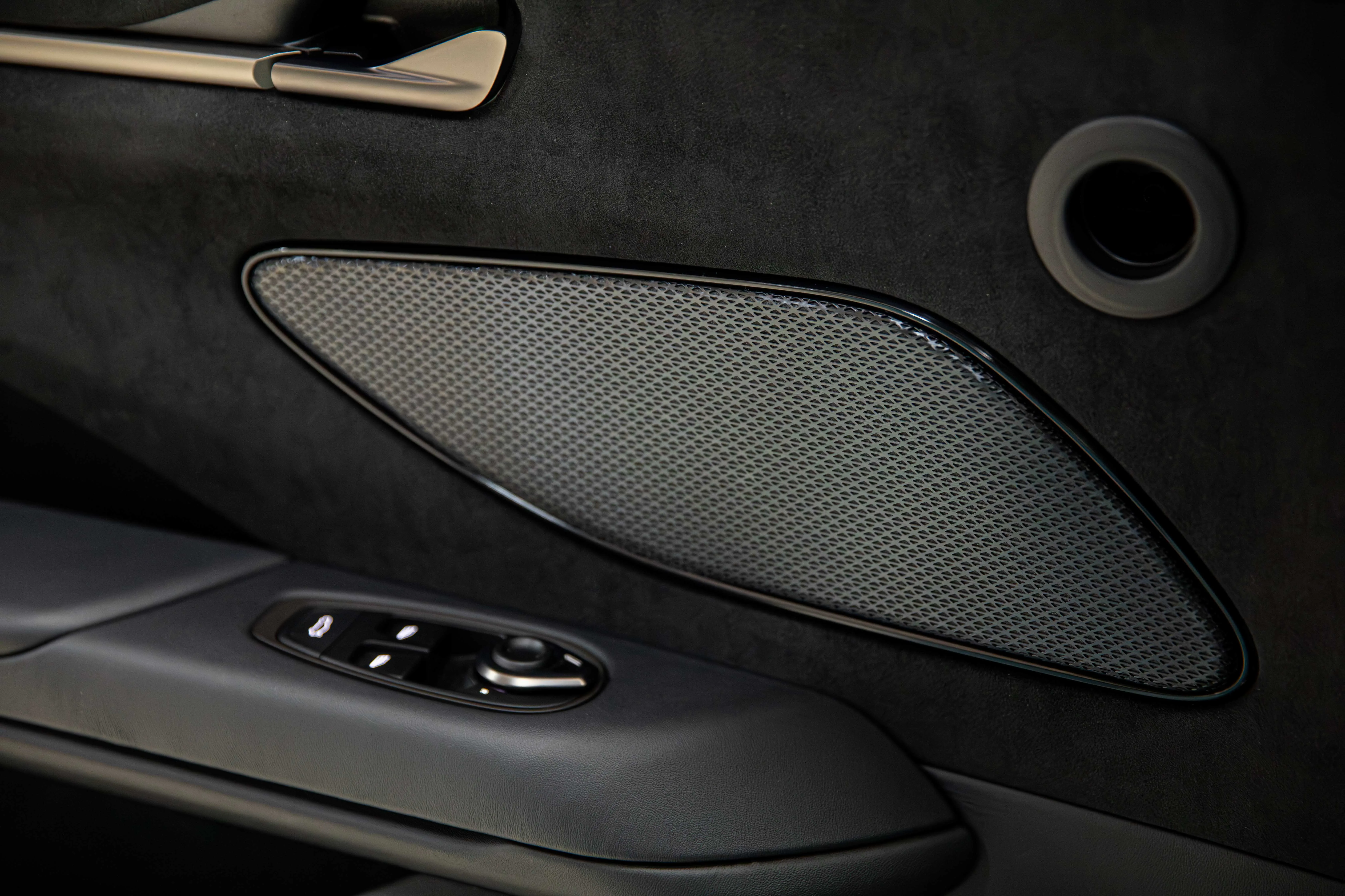 2024 Aston Martin Vantage, 27/30