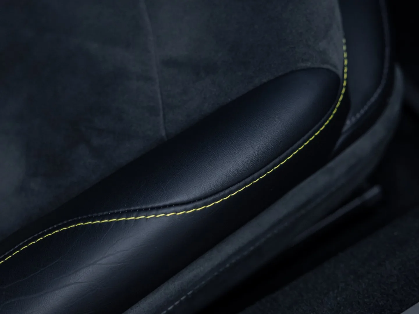 2024 Aston Martin Vantage F1 Edition, 15/30