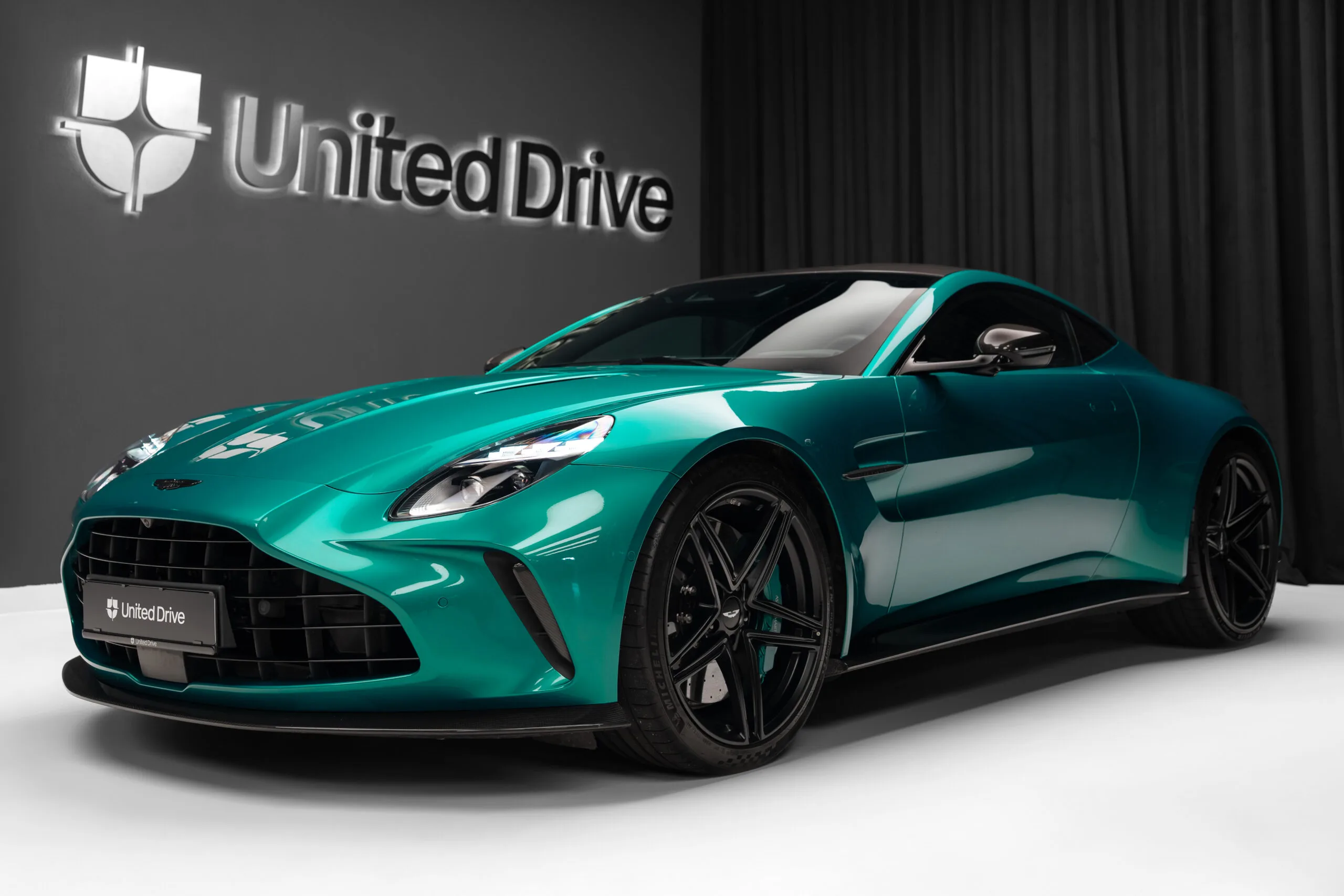 2024 Aston Martin Vantage angeboten von einem Fachhändler in Voluntari, Rumänien, Hauptfoto