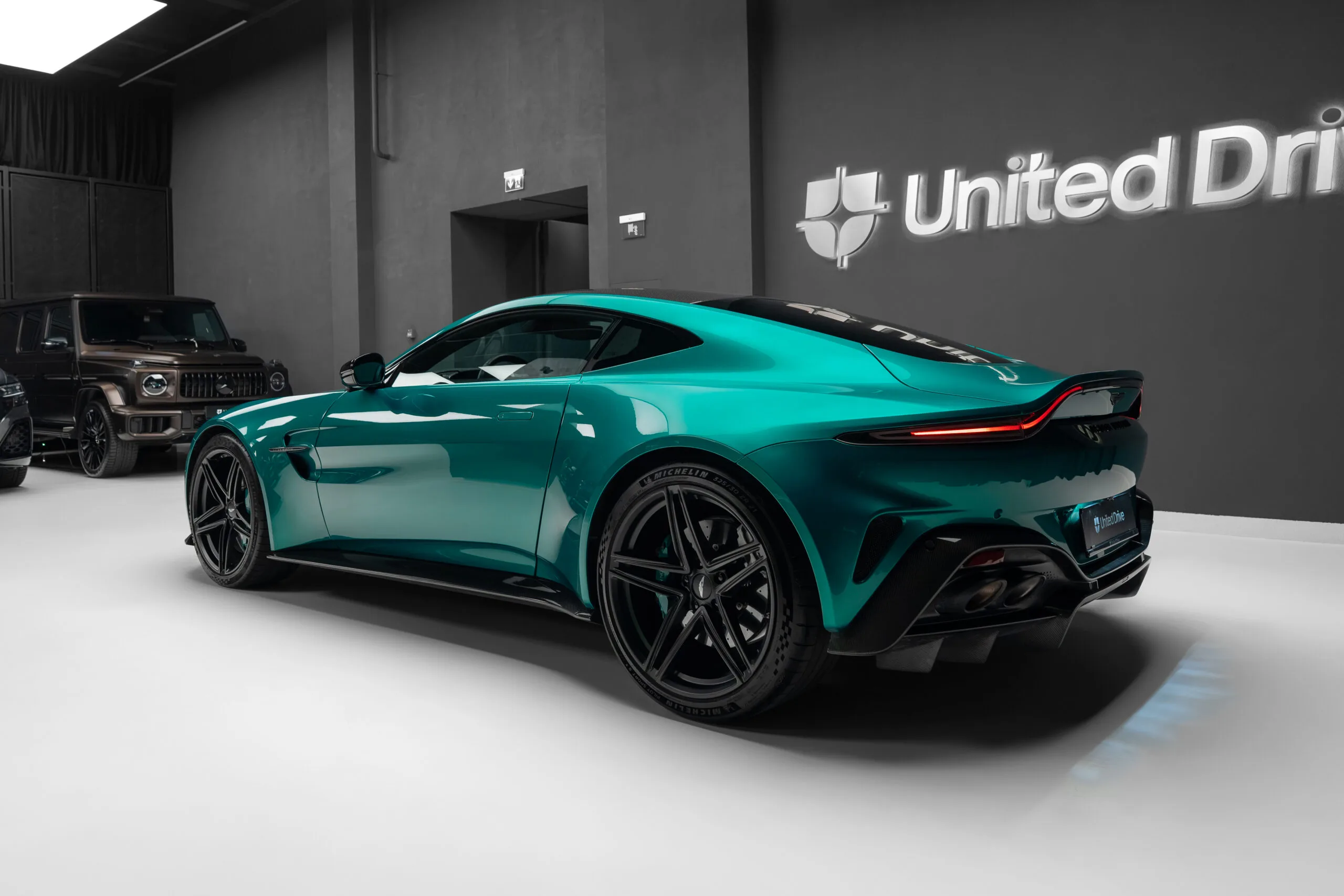 2024 Aston Martin Vantage, 8/30