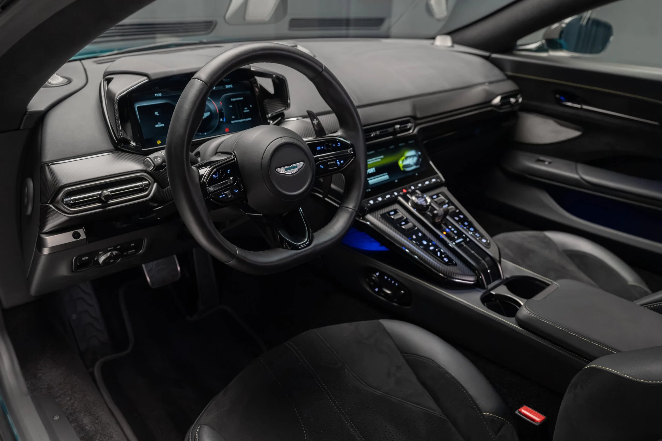 2024 Aston Martin Vantage, 15/30