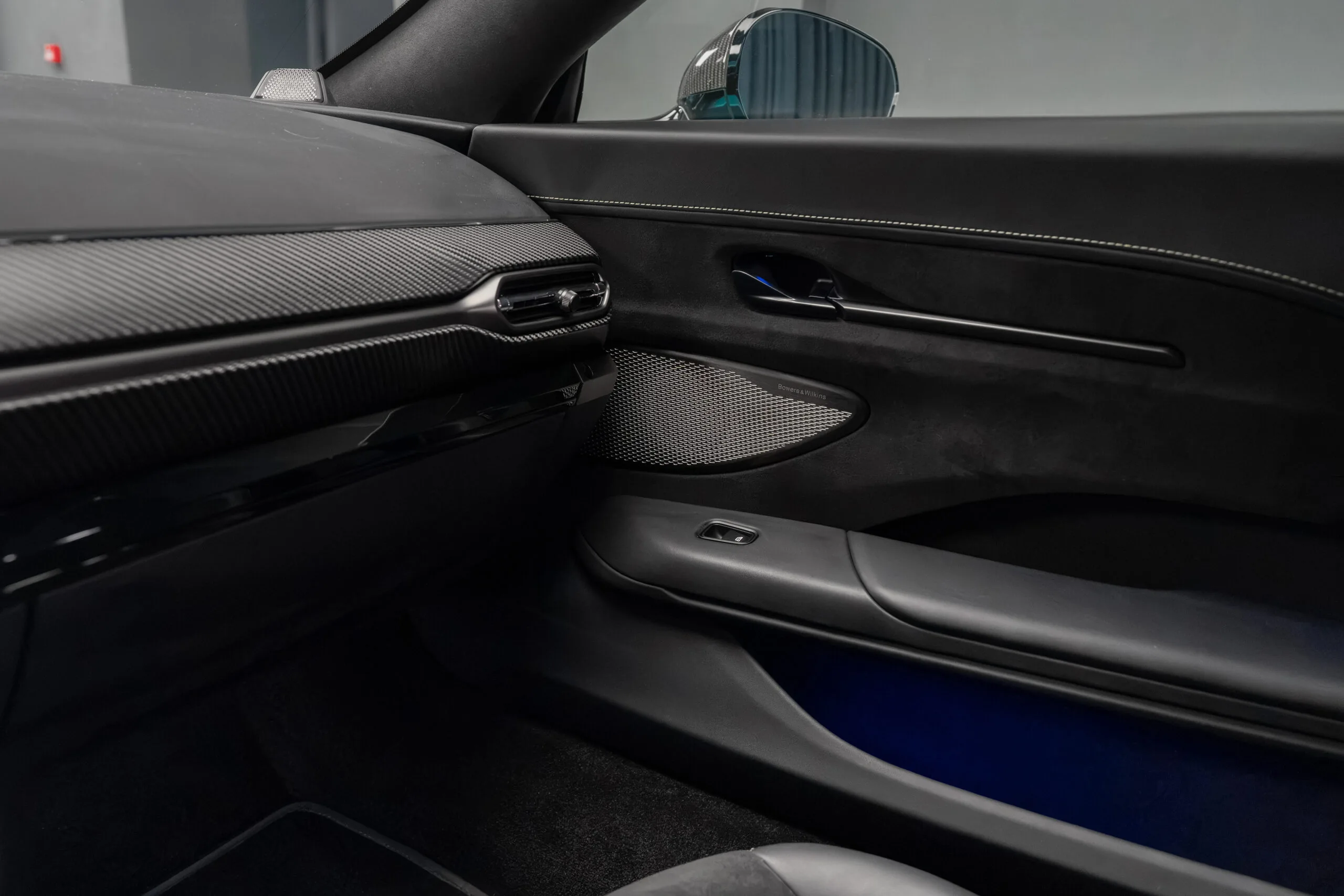 2024 Aston Martin Vantage, 18/30