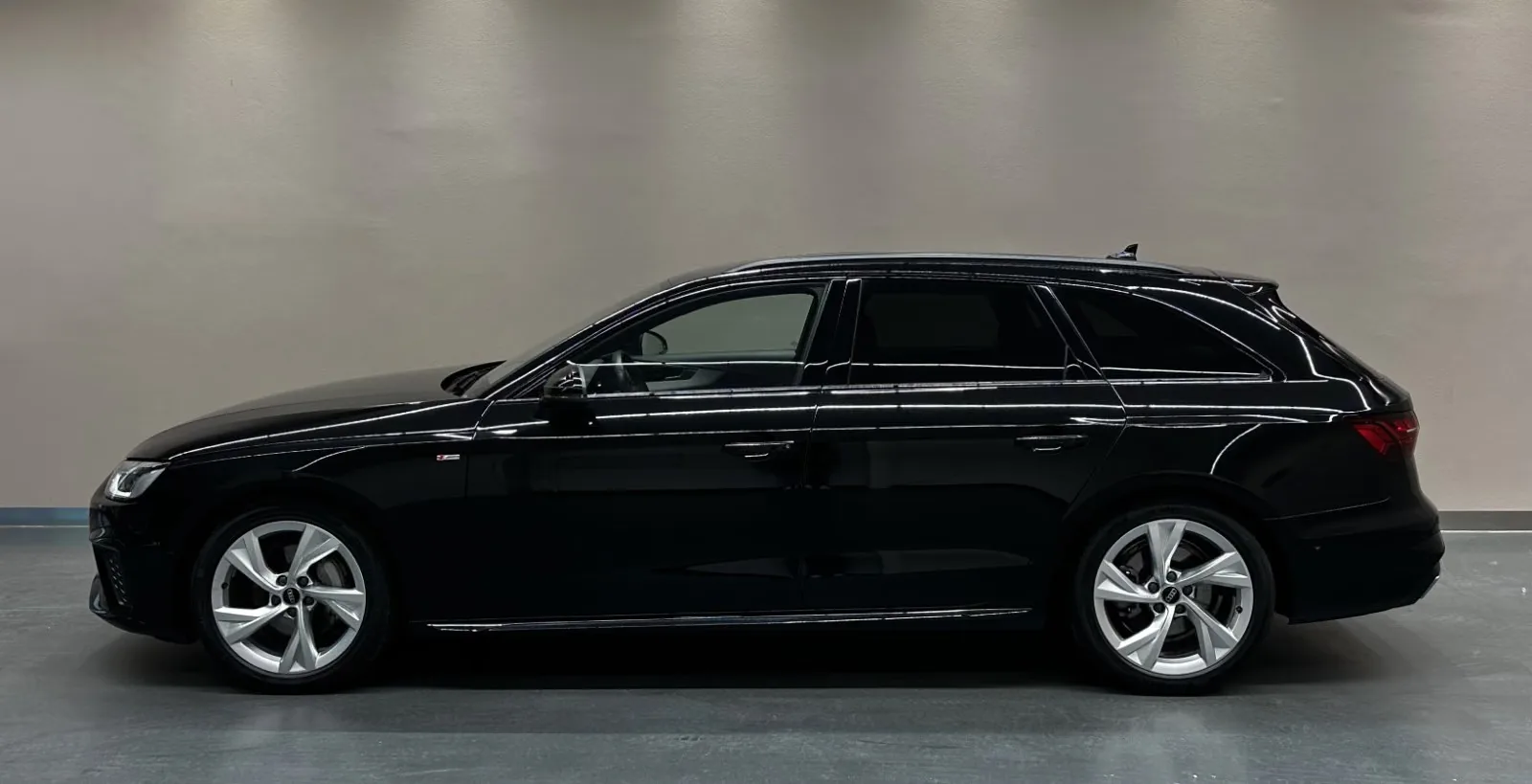 2024 Audi A4 Avant 40 TDI quattro, 3/25