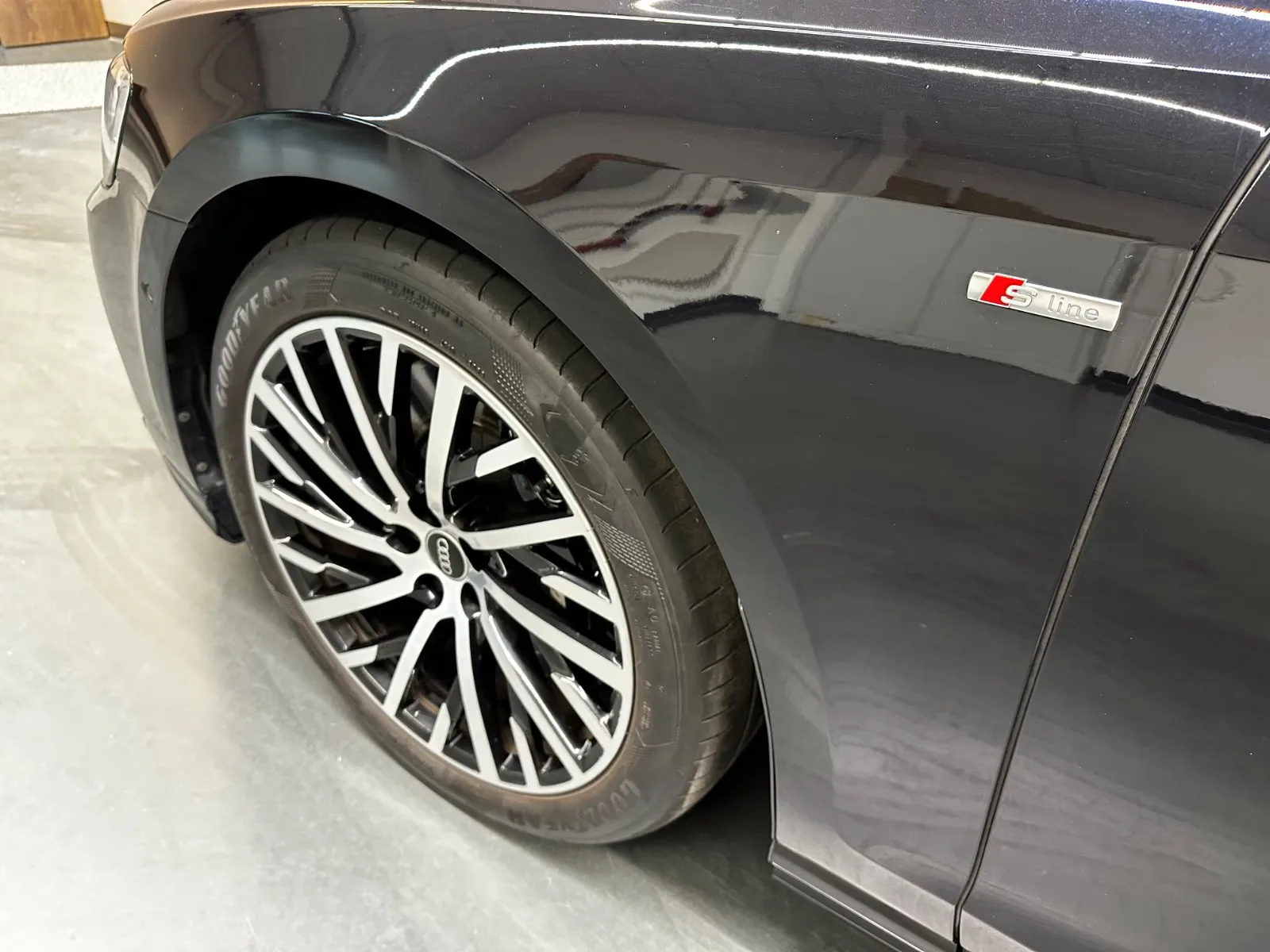 2024 Audi A8 L 60 TFSI e quattro, 3/30