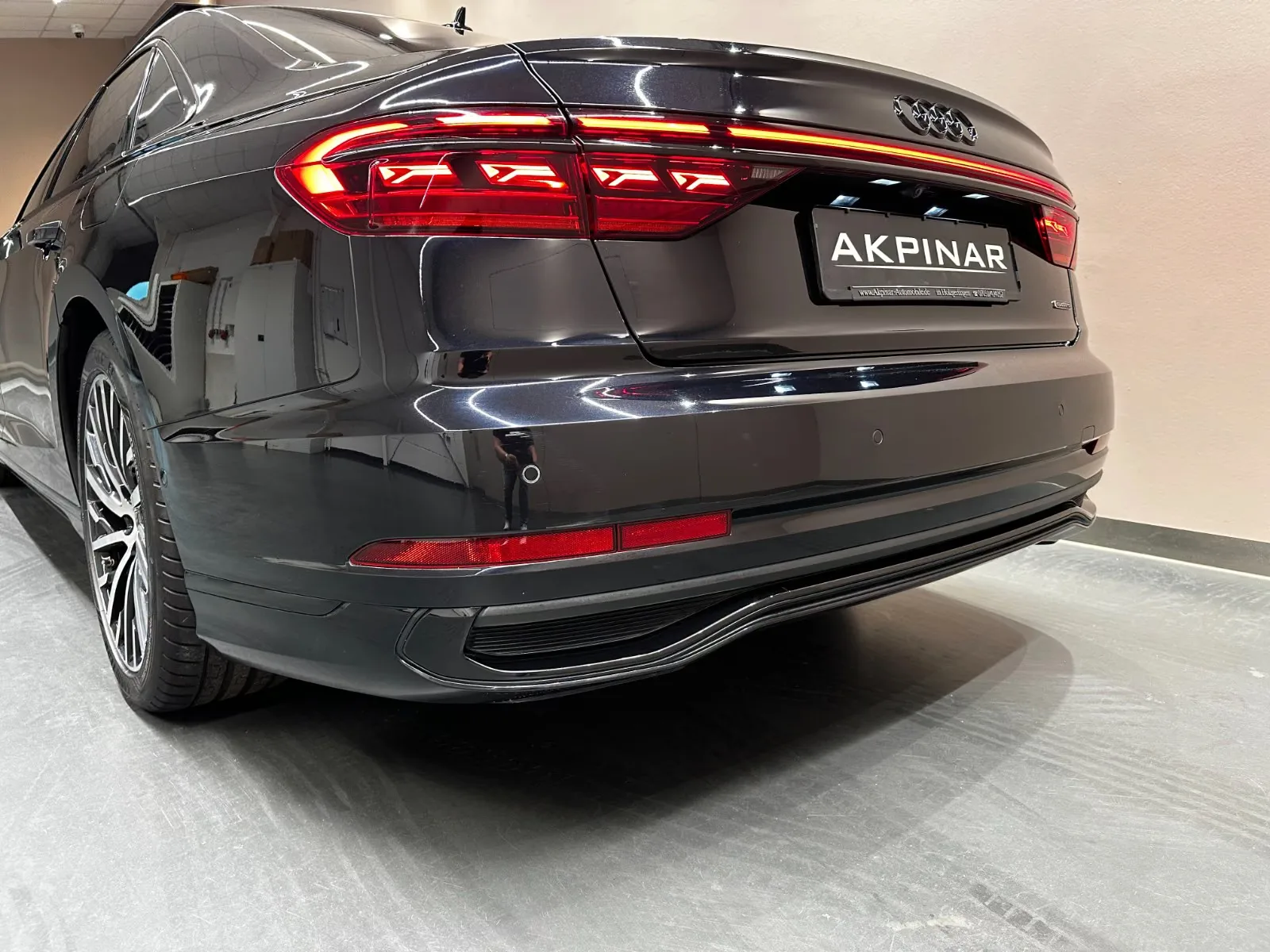2024 Audi A8 L 60 TFSI e quattro, 5/30