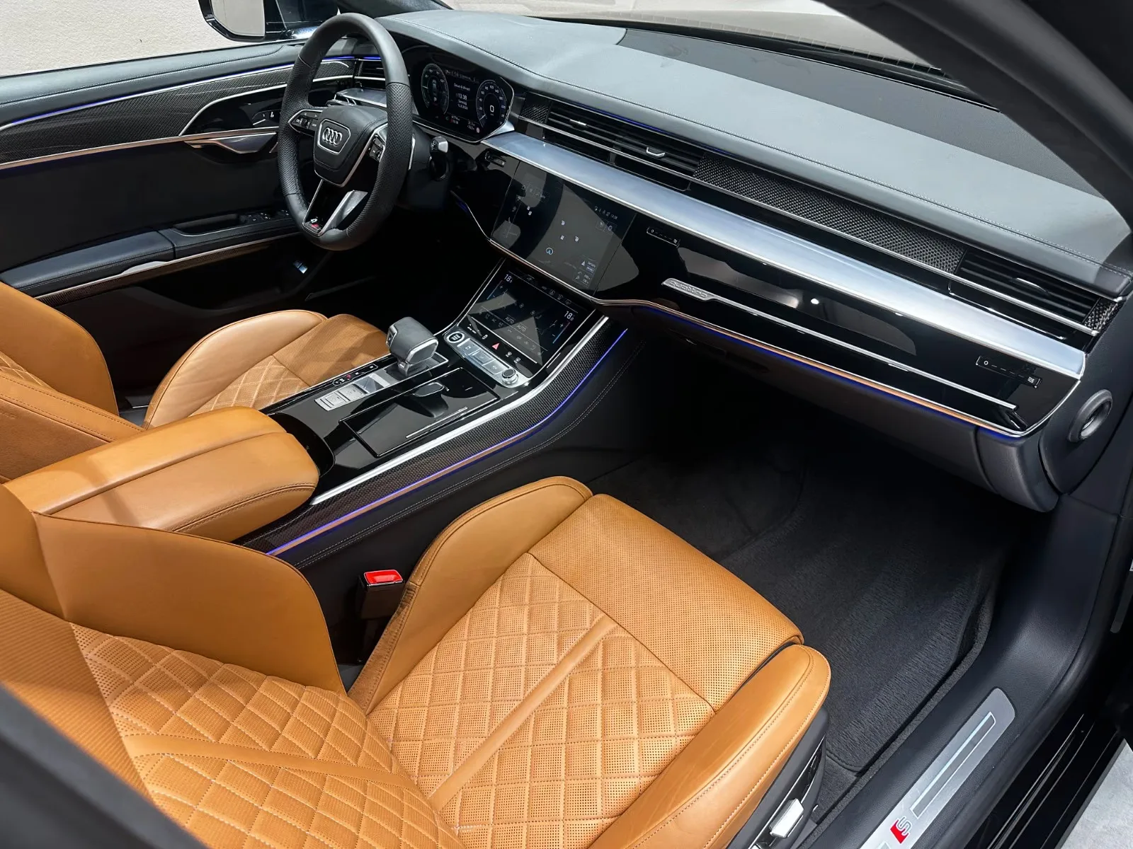 2024 Audi A8 L 60 TFSI e quattro, 25/30