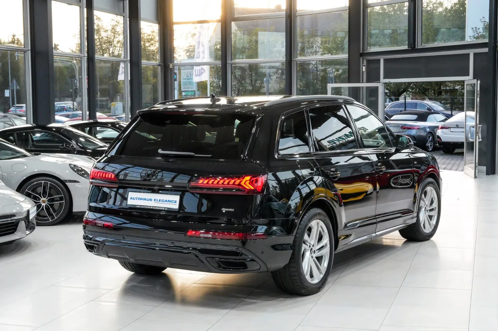 2024 Audi Q7 55 TFSI quattro, 2/30