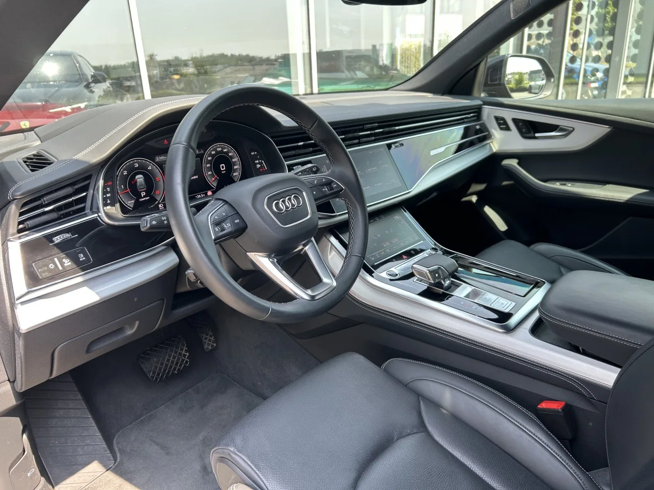 2024 Audi Q8 50 TDI, quattro angeboten von einem Fachhändler in Písek, Tschechien, Foto 12 von 35