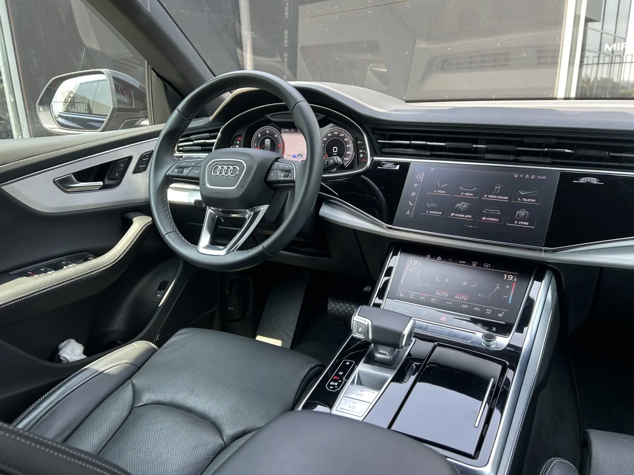 2024 Audi Q8 50 TDI, quattro angeboten von einem Fachhändler in Písek, Tschechien, Foto 13 von 35