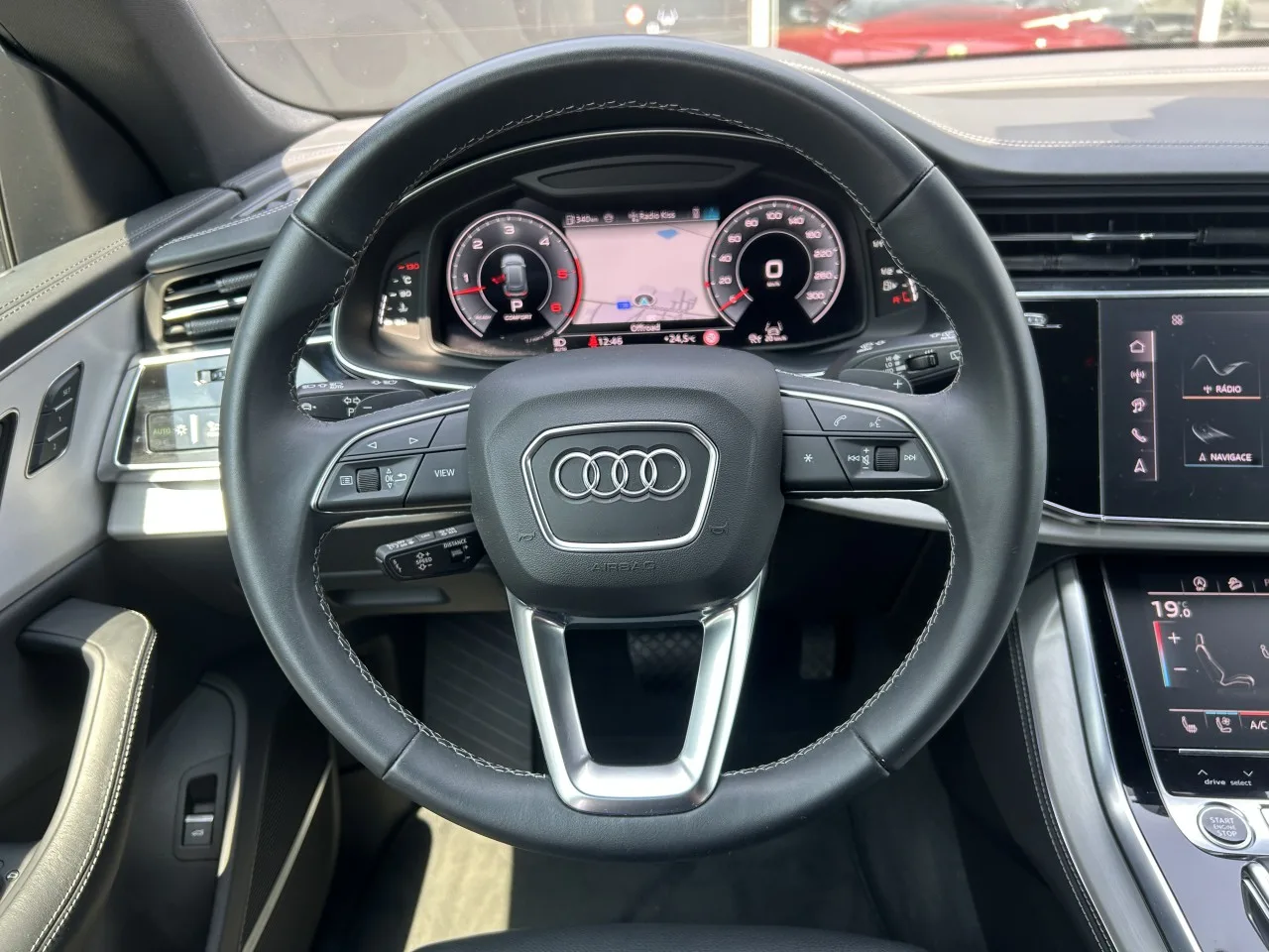 2024 Audi Q8 50 TDI, quattro angeboten von einem Fachhändler in Písek, Tschechien, Foto 14 von 35