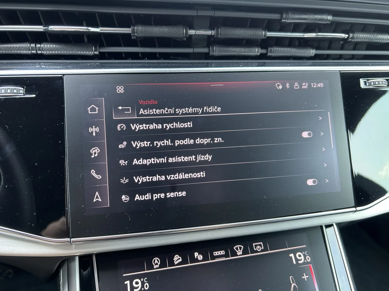 2024 Audi Q8 50 TDI, quattro angeboten von einem Fachhändler in Písek, Tschechien, Foto 19 von 35