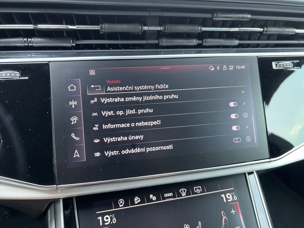 2024 Audi Q8 50 TDI, quattro angeboten von einem Fachhändler in Písek, Tschechien, Foto 20 von 35