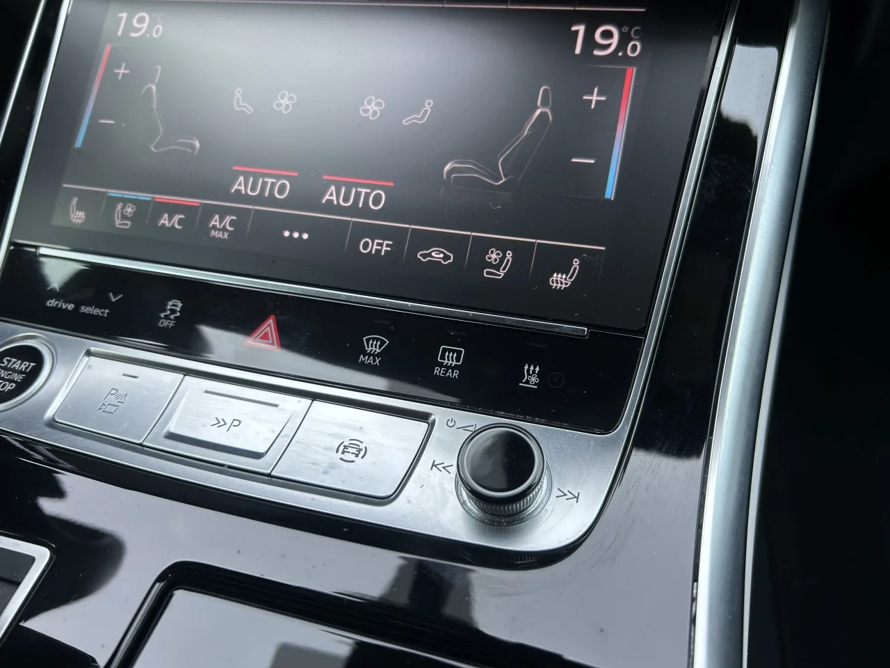 2024 Audi Q8 50 TDI, quattro angeboten von einem Fachhändler in Písek, Tschechien, Foto 21 von 35
