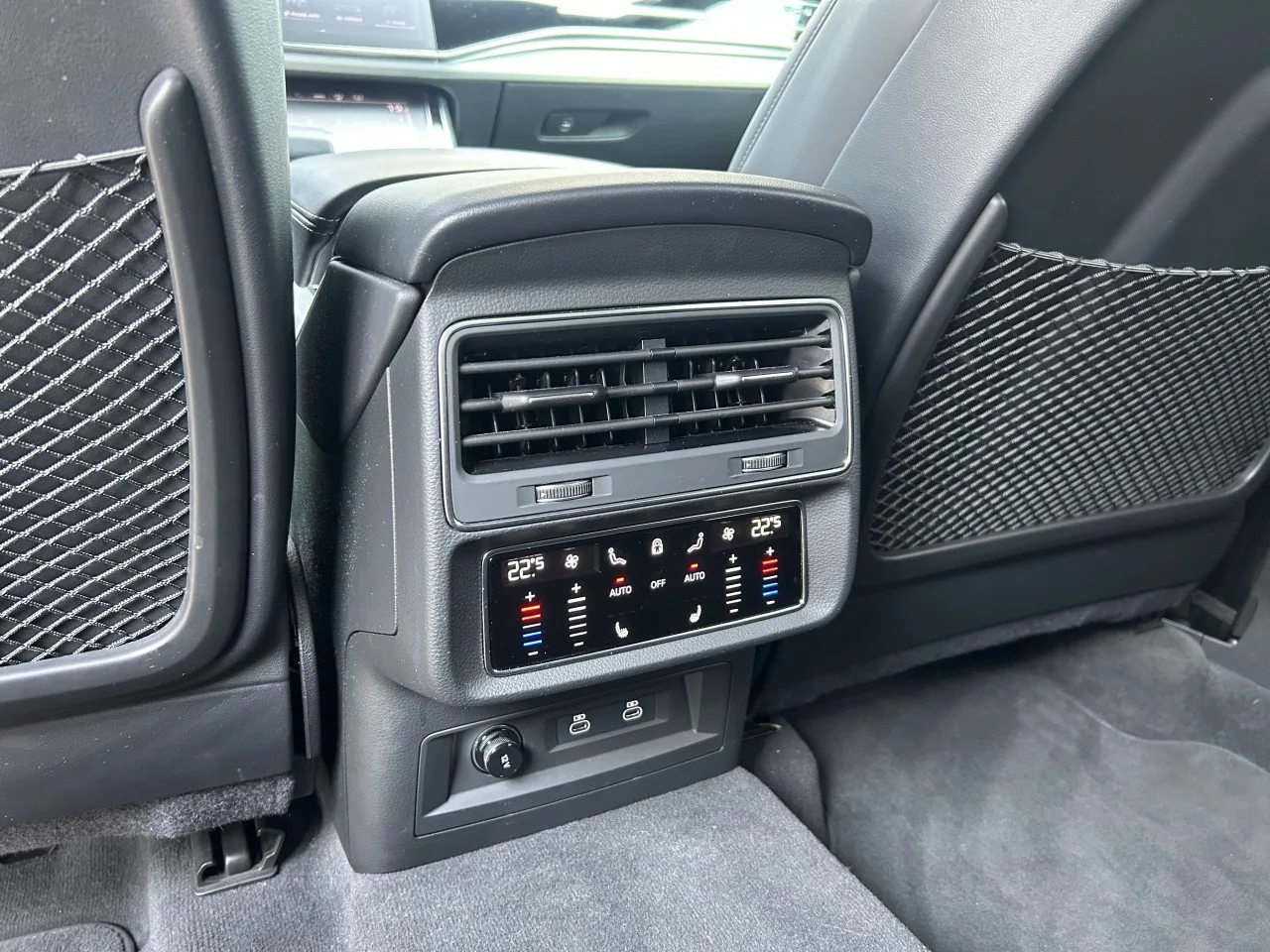 2024 Audi Q8 50 TDI, quattro angeboten von einem Fachhändler in Písek, Tschechien, Foto 31 von 35