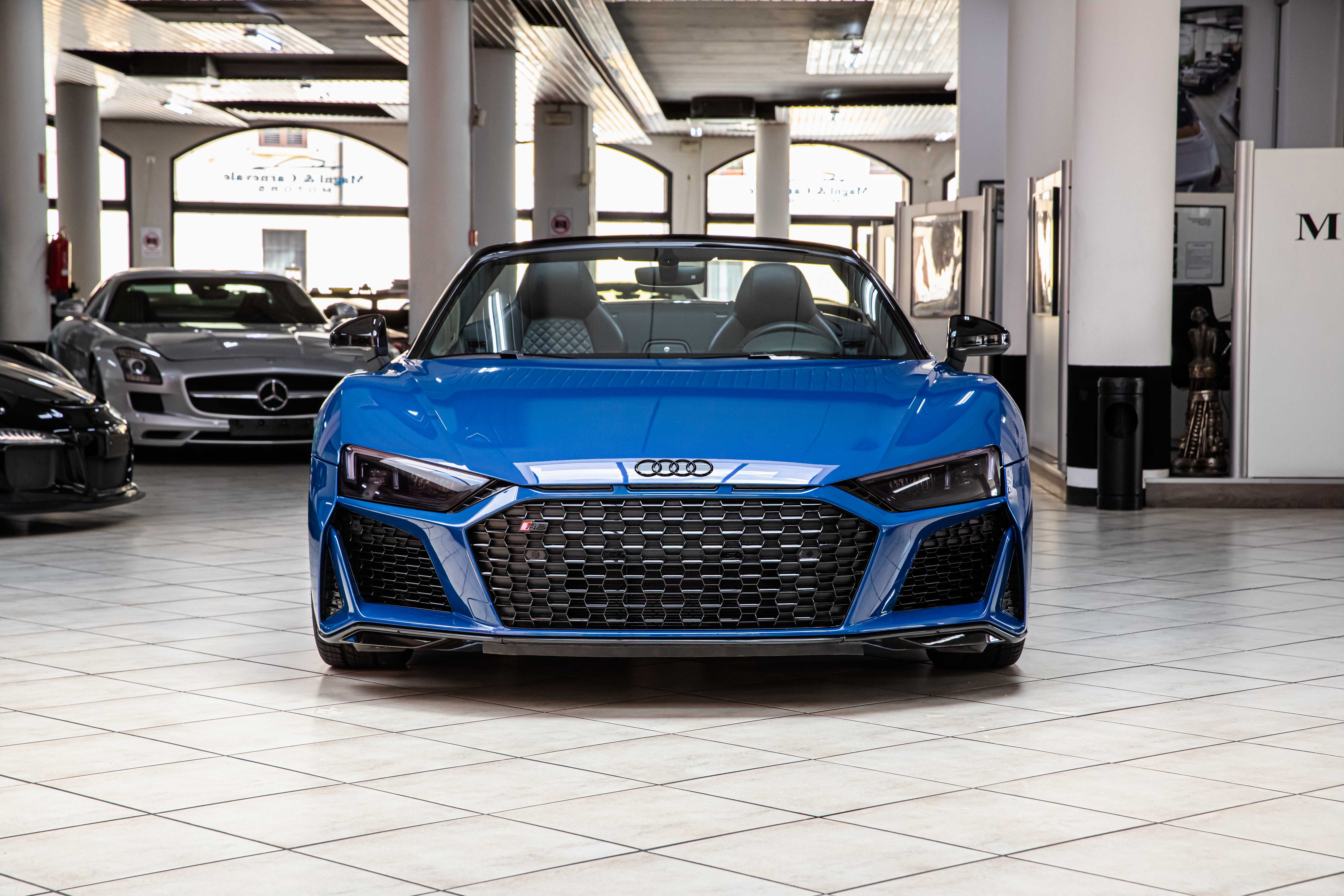 2024 Audi R8 Spyder performance, RWD proposée par un concessionnaire spécialisé à Milan, Italie, photo 8 sur 20