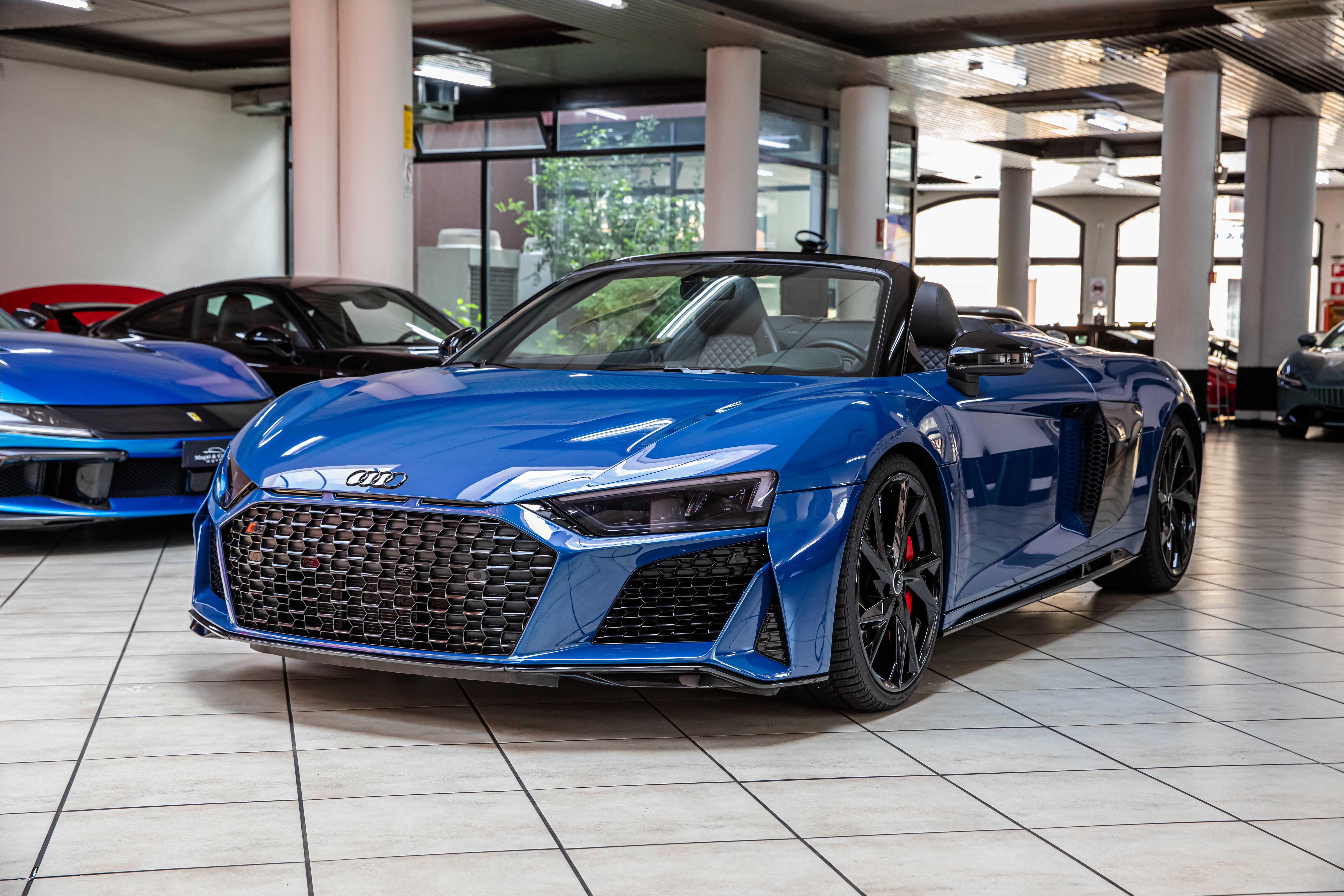 2024 Audi R8 Spyder performance, RWD proposée par un concessionnaire spécialisé à Milan, Italie, photo 9 sur 20