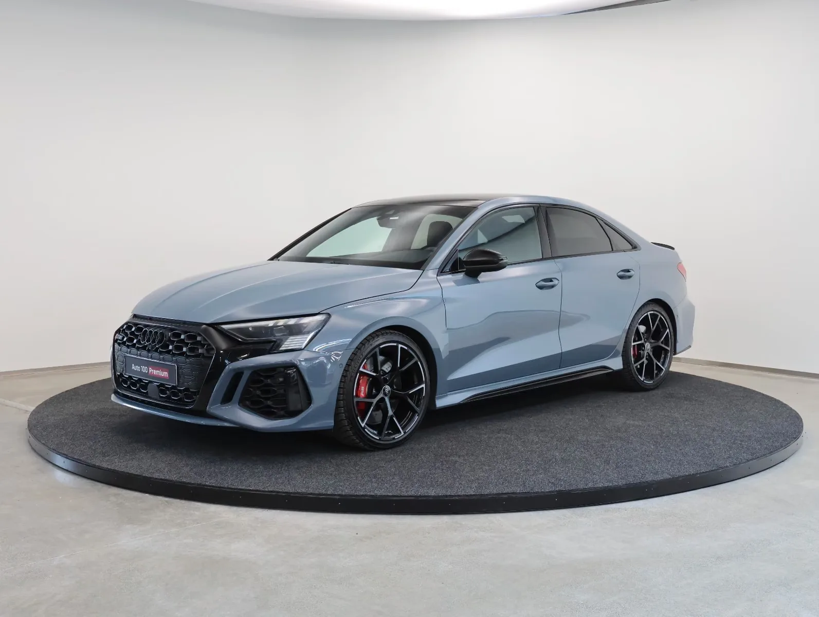 2024 Audi RS3 Sedan angeboten von einem Fachhändler in Tallinn, Estland, Hauptfoto